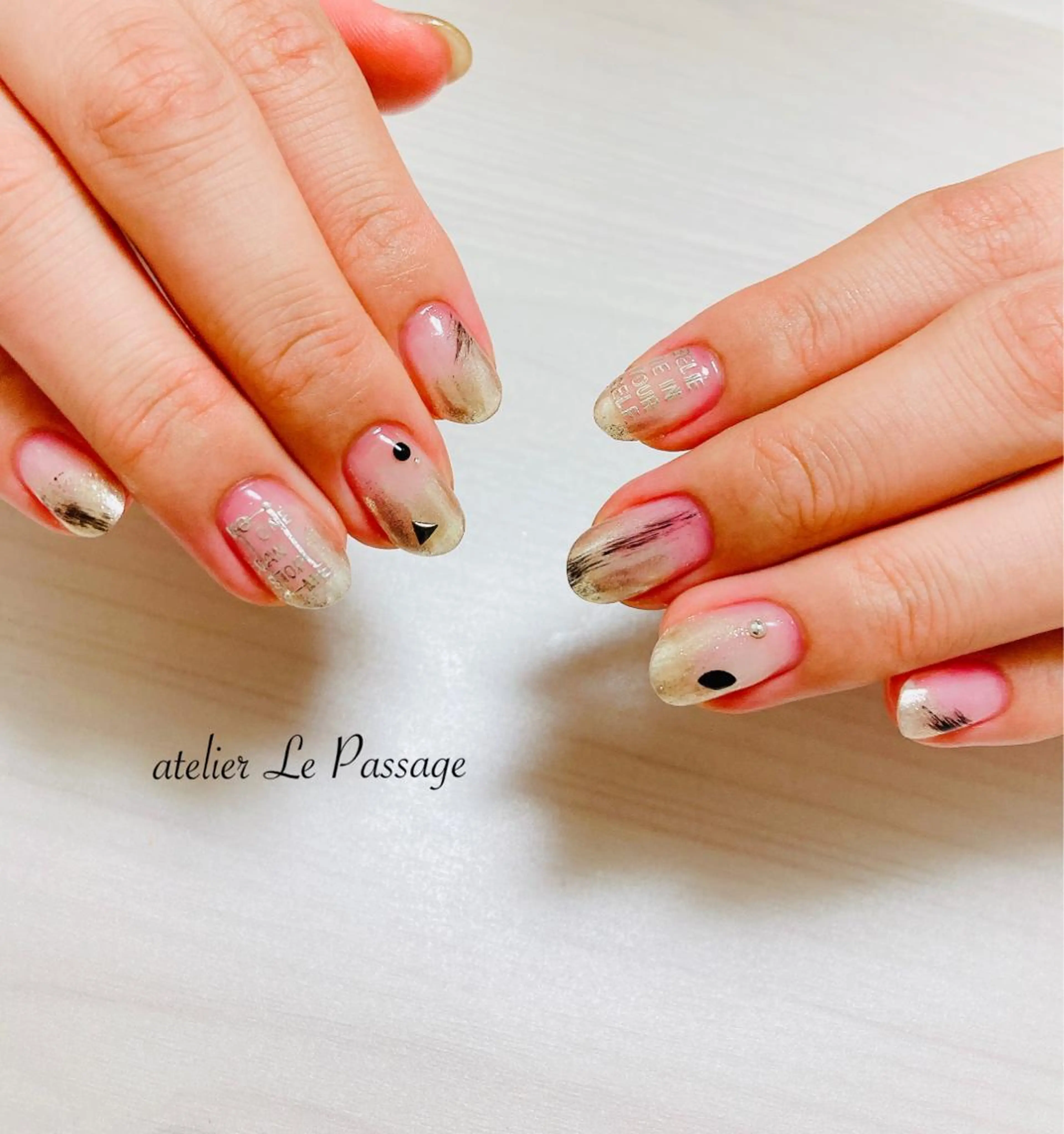 ネイル ジェルネイル ニュアンスネイル オフィスネイル パラジェル シンプルネイル Atelier Le Passage所属・h nakatsukaのネイルデザイン