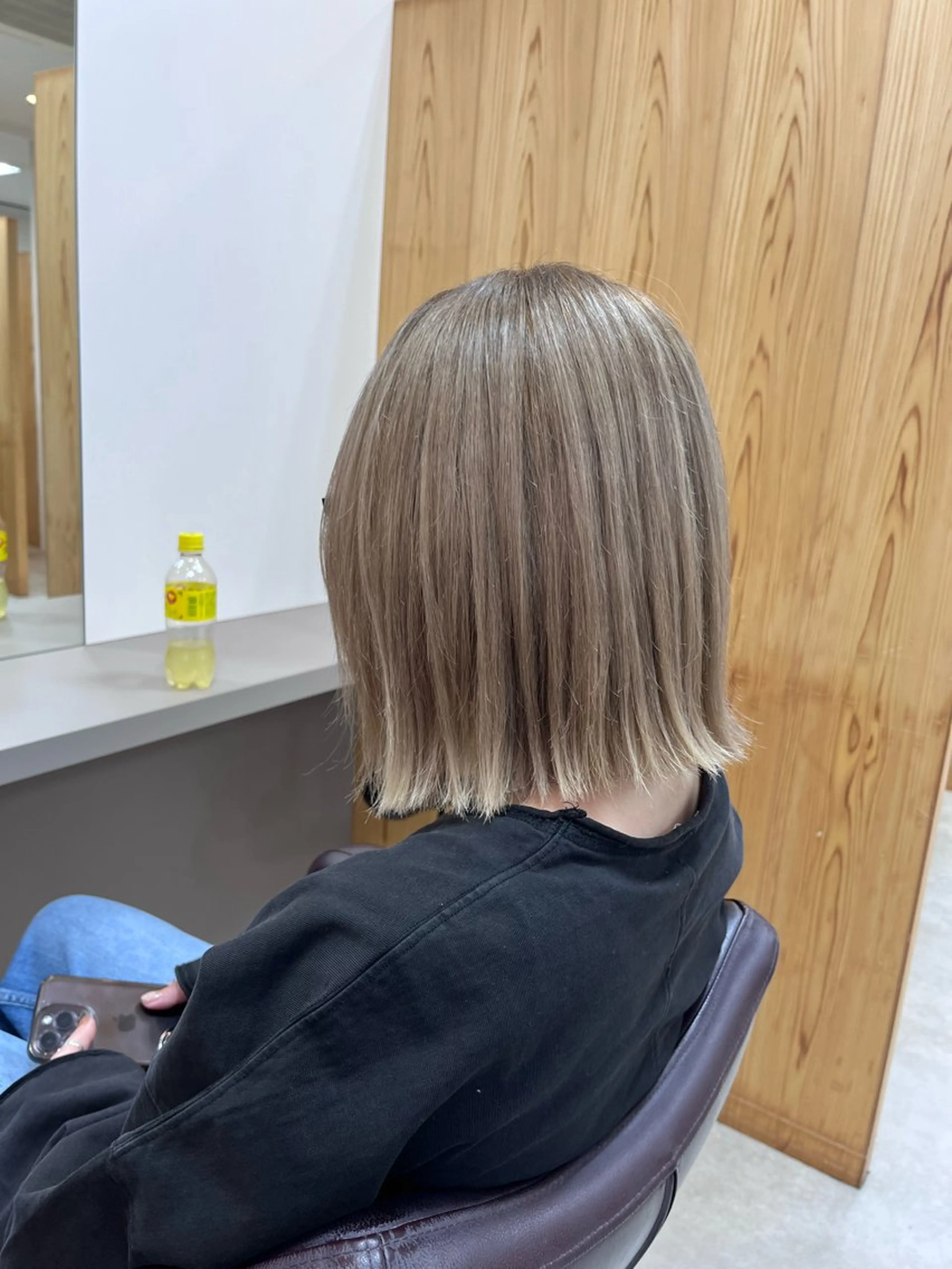 ショート カラー ベージュカラー ブリーチ ミルクティーベージュ ヘアカラー 髪質改善特化KIZU /艶髪研究（京都）のヘアスタイル