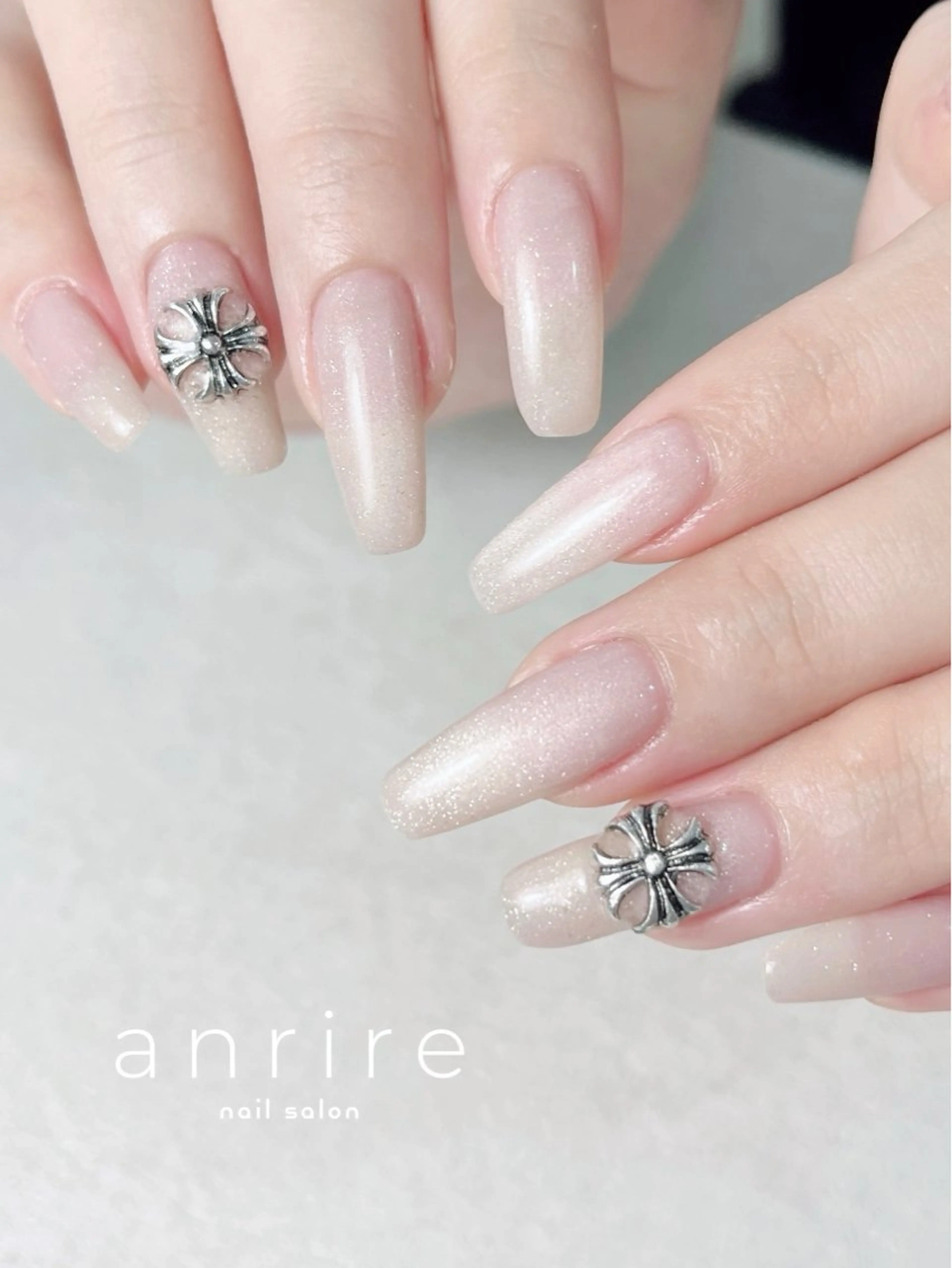 ネイル フラッシュネイル フラッシュマグ ジェルネイル キラキラネイル ロングネイル ハンドネイル nailsalon anrireのネイルデザイン