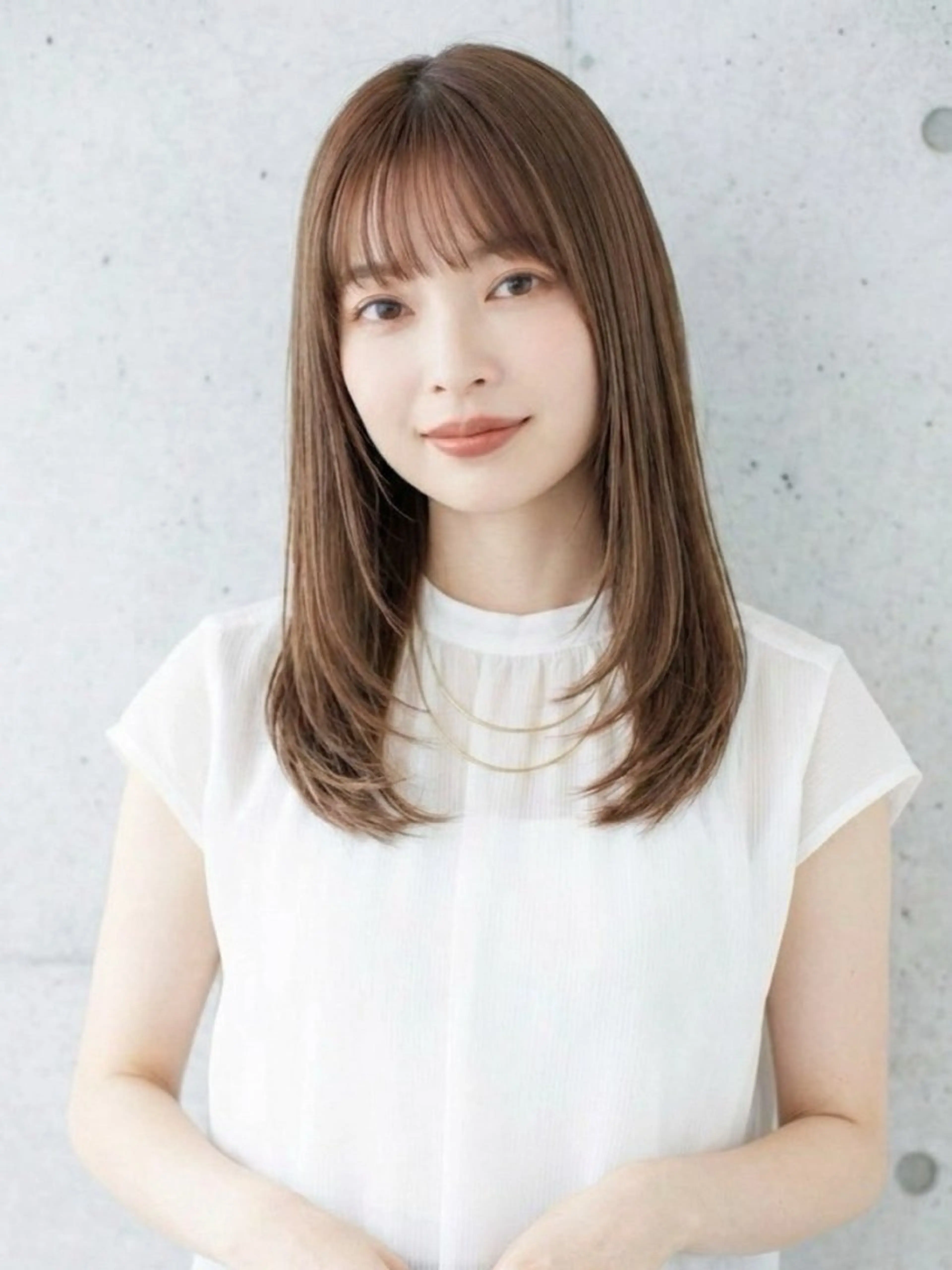 セミロング レイヤーカット 松下 汐里のヘアスタイル