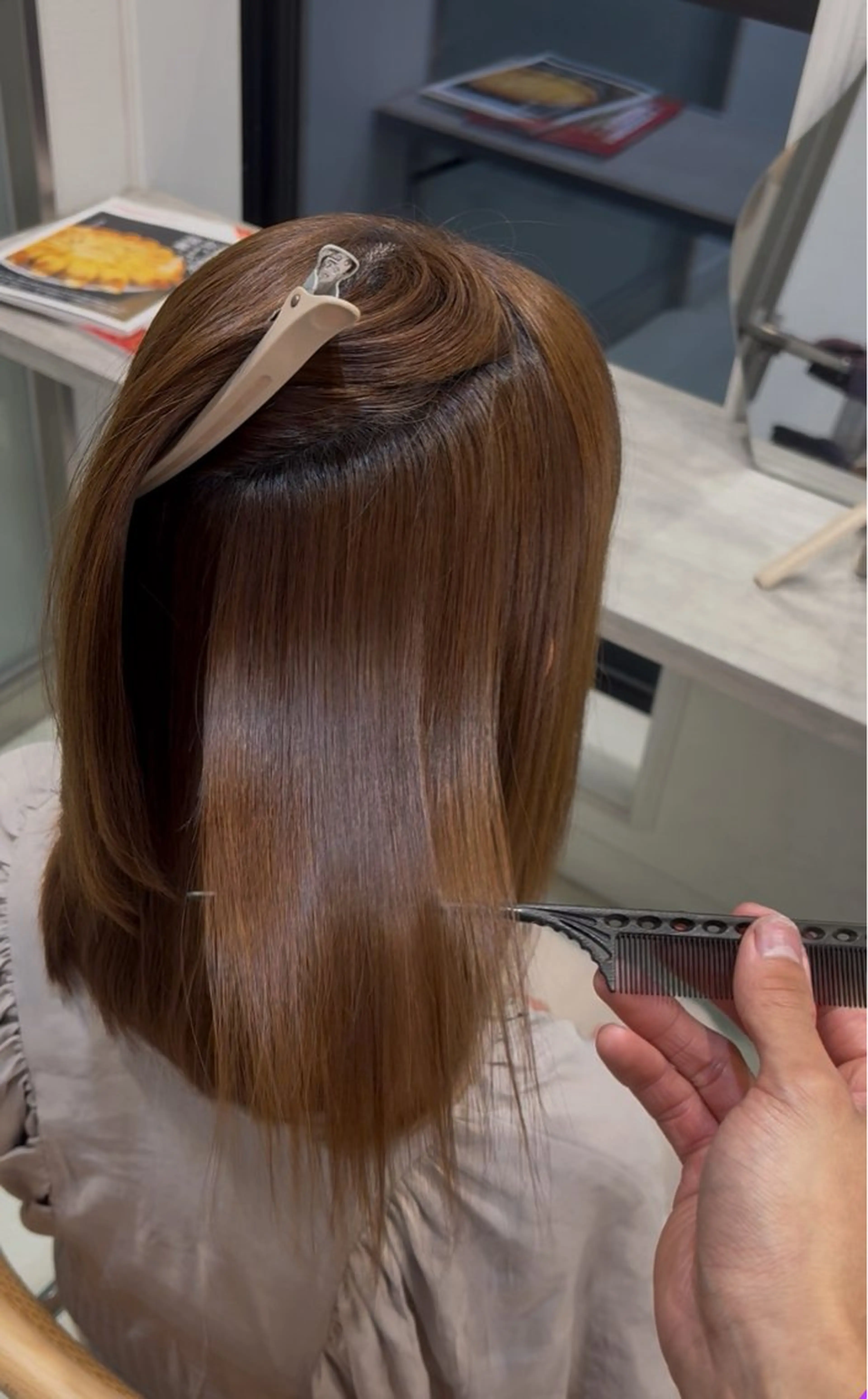 セミロング 美髪矯正・ブリーチ 矯正🫧秋元ゆたかのヘアスタイル