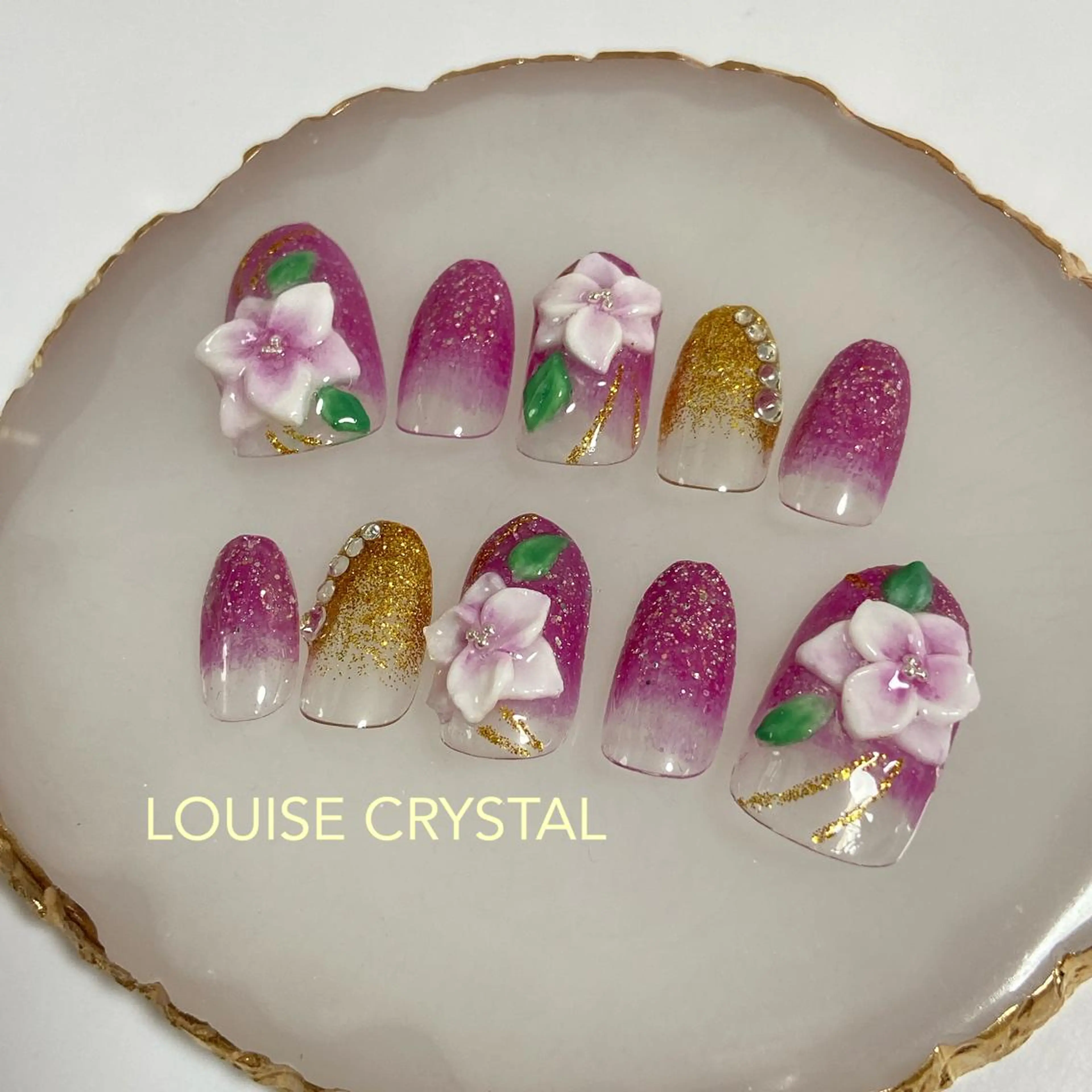 ネイル フラワーネイル 卒業式 ネイルチップ LOUISE CRYSTALのネイルデザイン