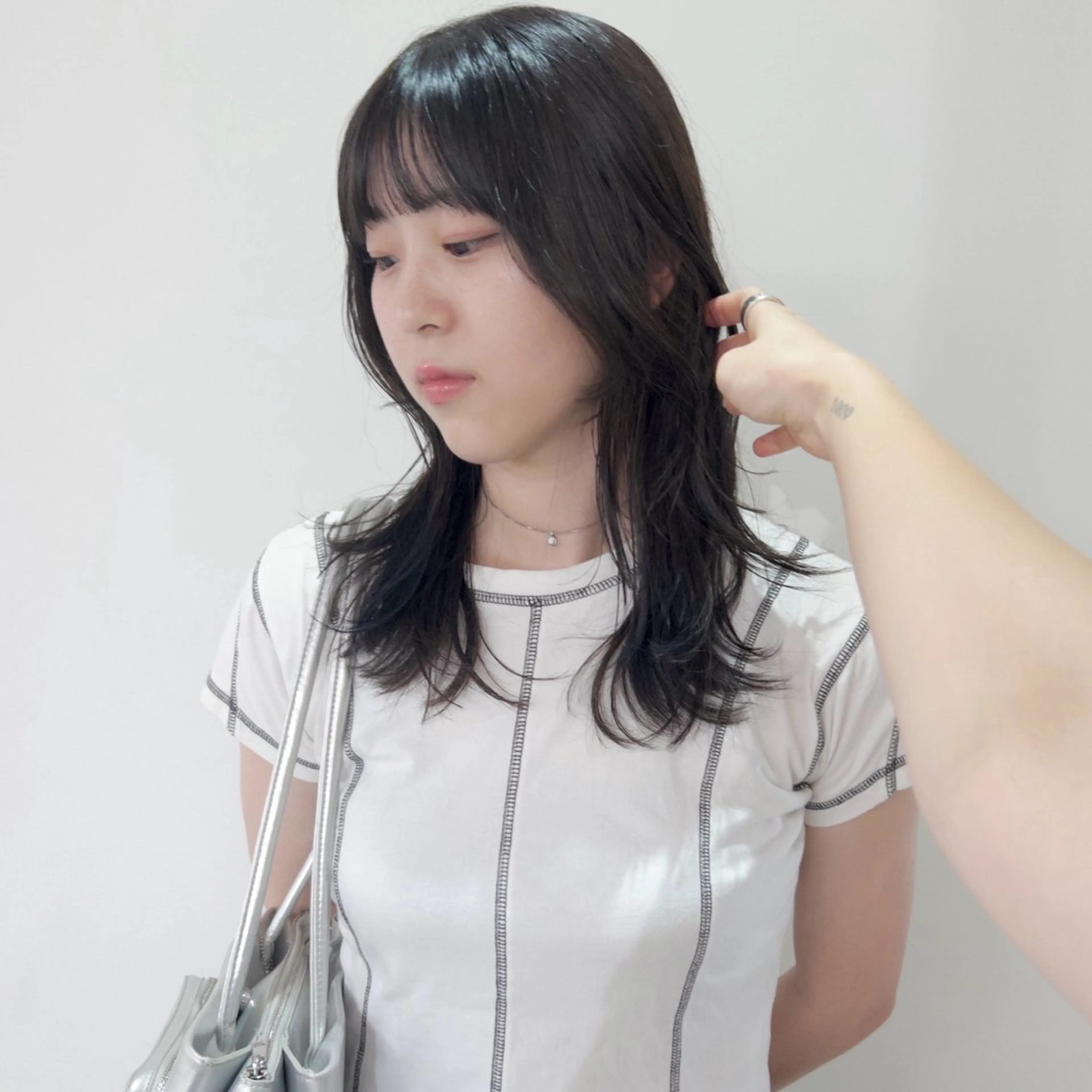 ミディアム カラー 透明感カラー 顔まわりレイヤー 顔周りカット ハッシュカット レイヤーカット カット ヘアカラー トリートメント nonoka オリーブ/レイヤーのヘアスタイル