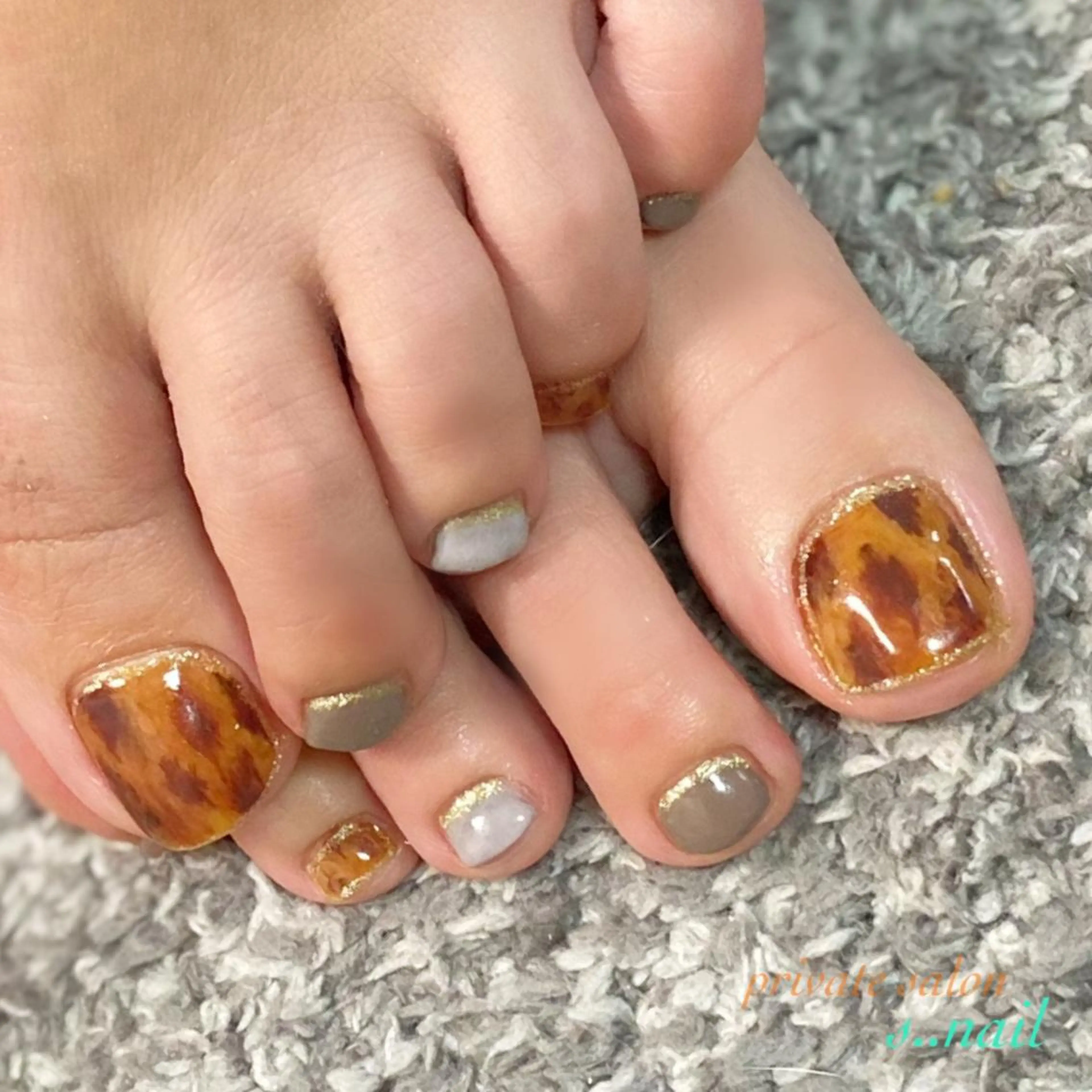 ネイル アニマル柄 べっ甲ネイル ハンドネイル フットネイル s..nail / MORITAのネイルデザイン