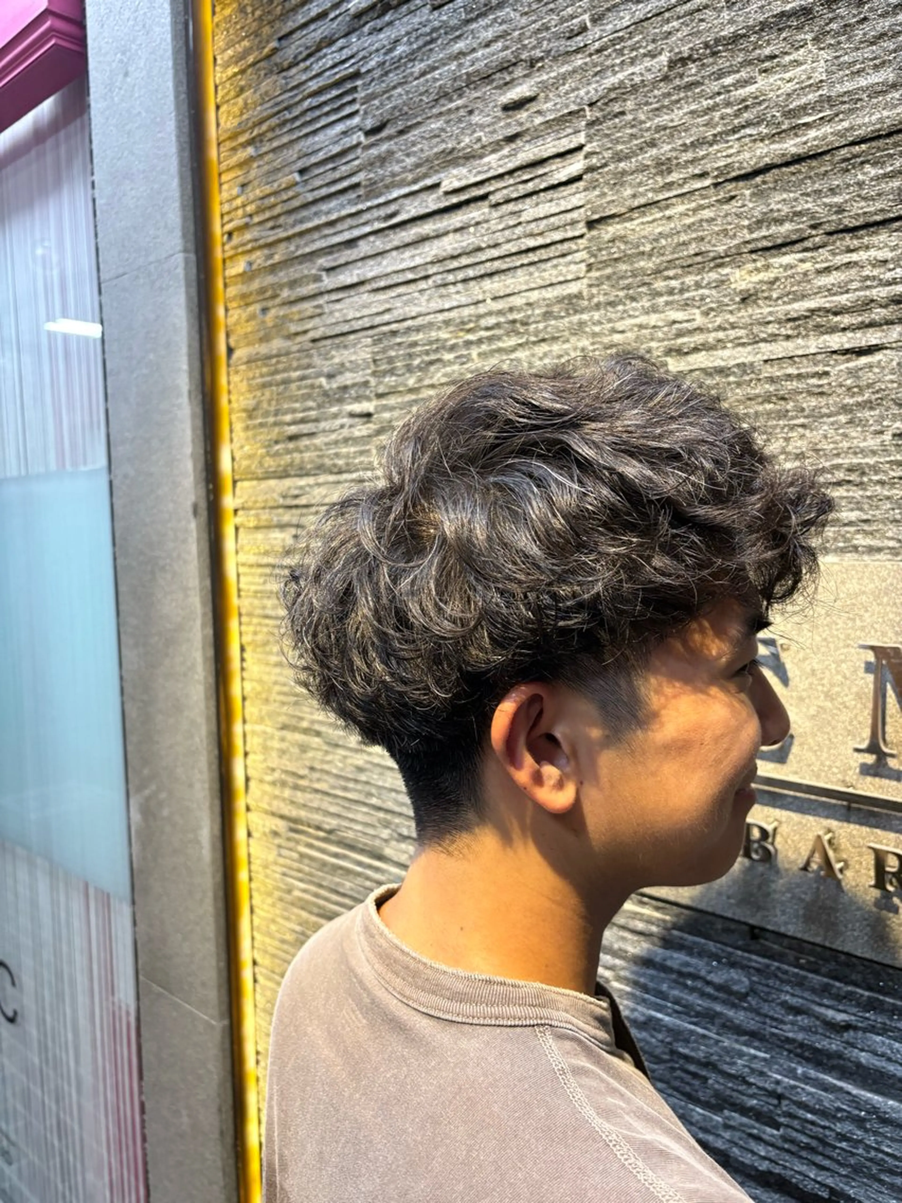 ミディアム パーマ メンズ カット パーマ ヒロ銀座恵比寿店所属・ほり たつみのヘアスタイル