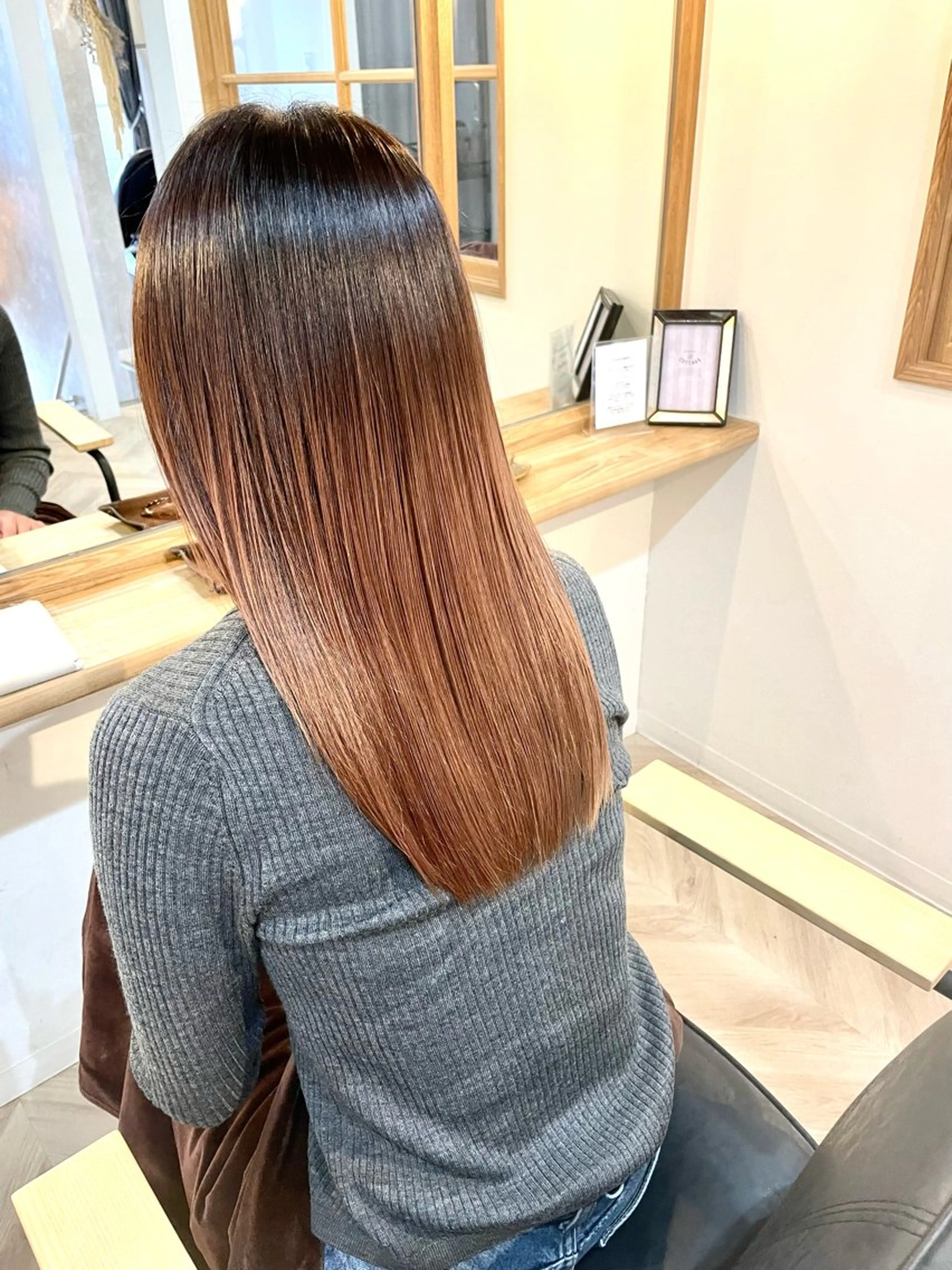 セミロング カラー トリートメント 酸熱トリートメント 吉田 明弘のヘアスタイル