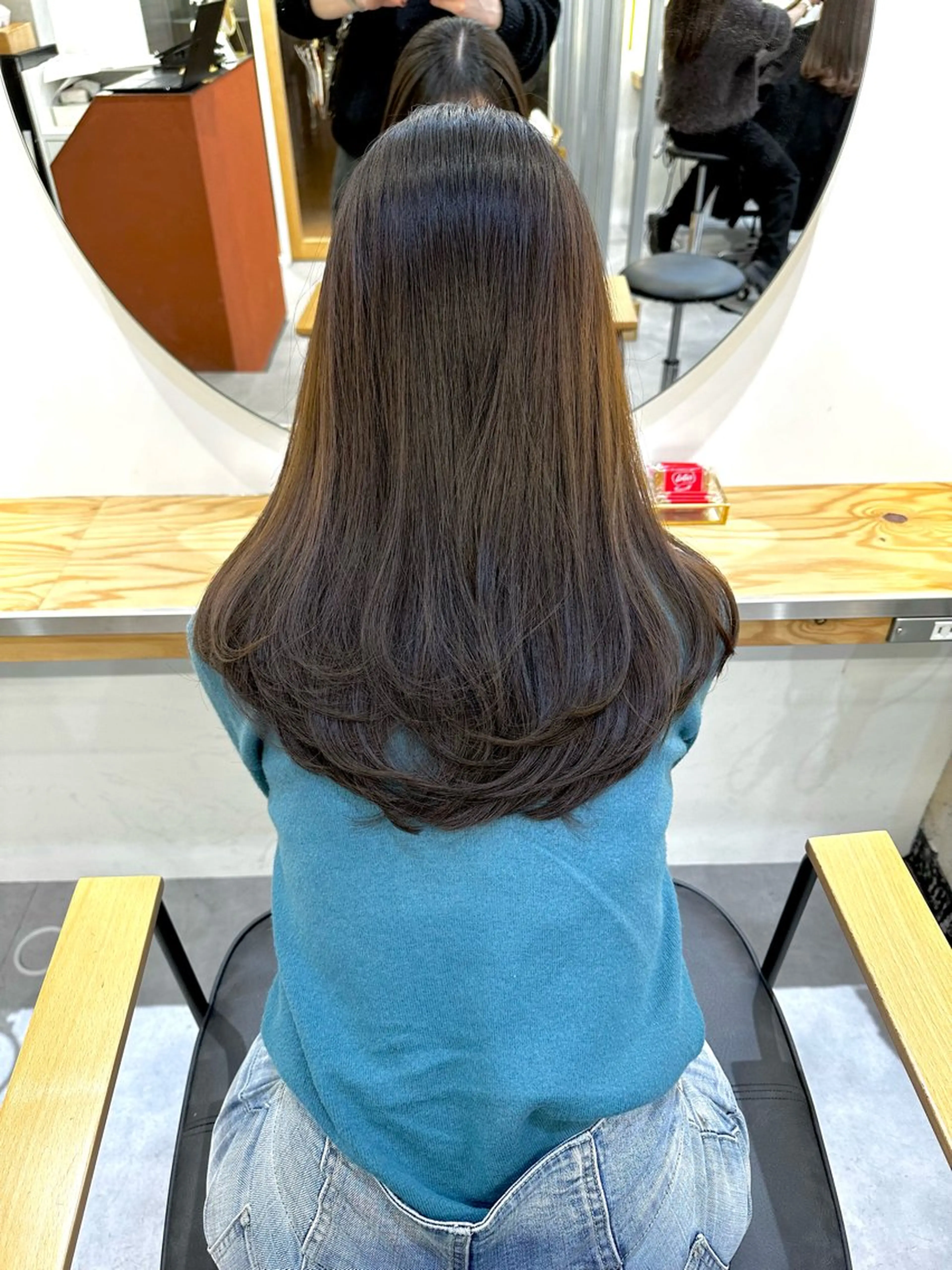 ロング カラー カット ヘアカラー トリートメント 吉田勇人🩶レイヤー •透明感カラー•暗髪のヘアスタイル
