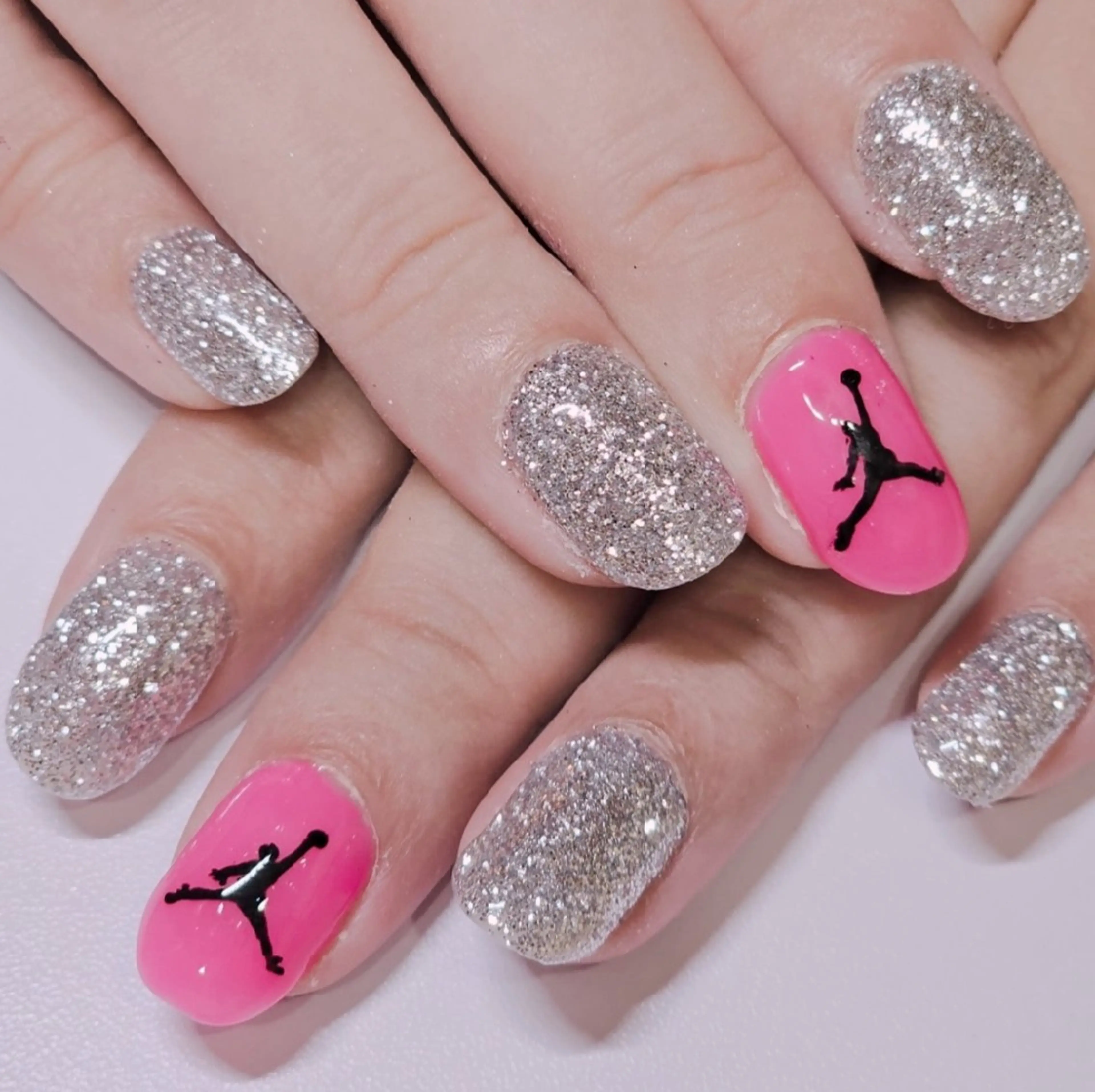 ネイル アートネイル ラメ(グリッター) ピンク シルバー ハンドネイル よしだ ひろきのネイルデザイン