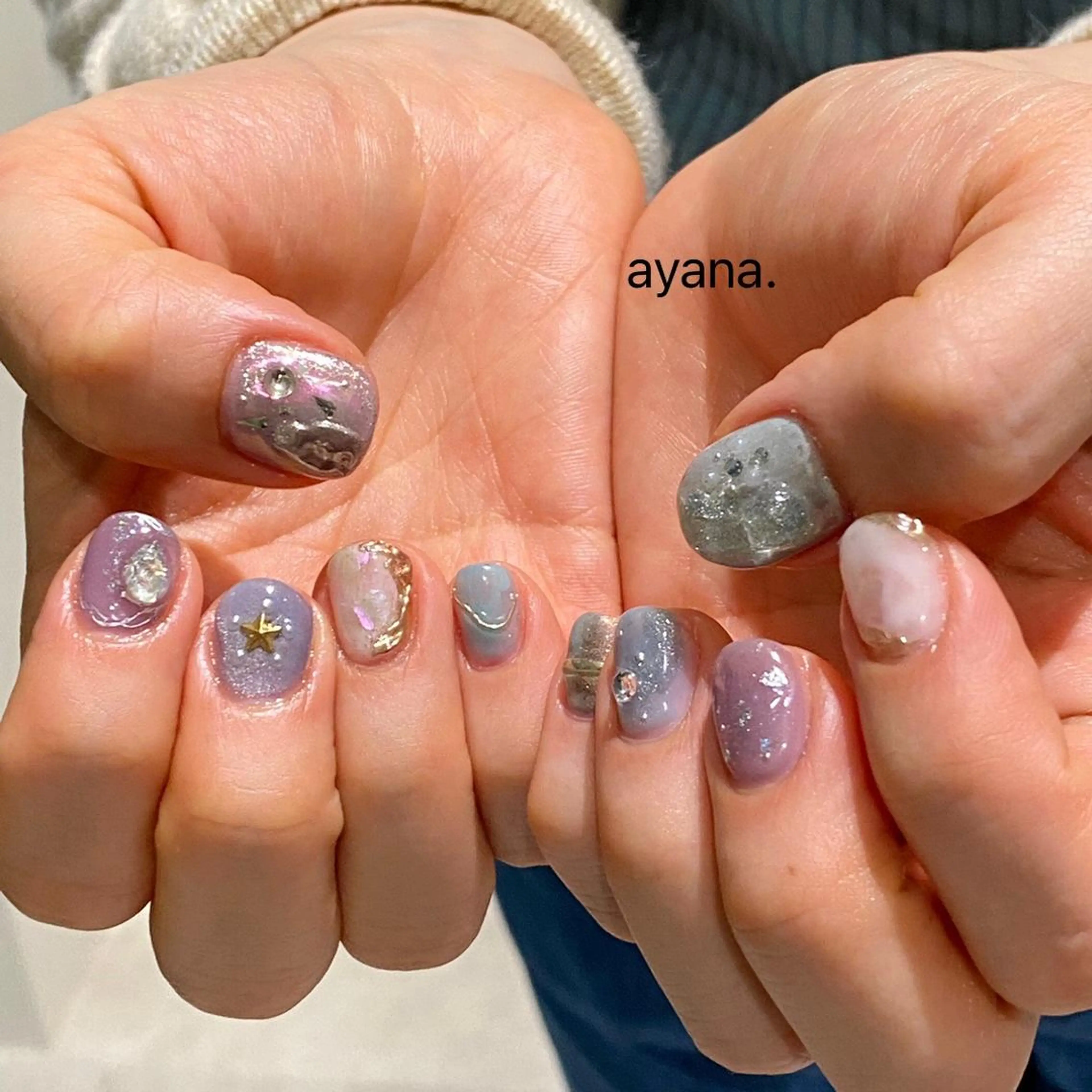 ネイル オーロラネイル 氷ネイル・うるうるネイル キラキラネイル ニュアンスネイル ayana nails所属・nail salon ayanaのネイルデザイン