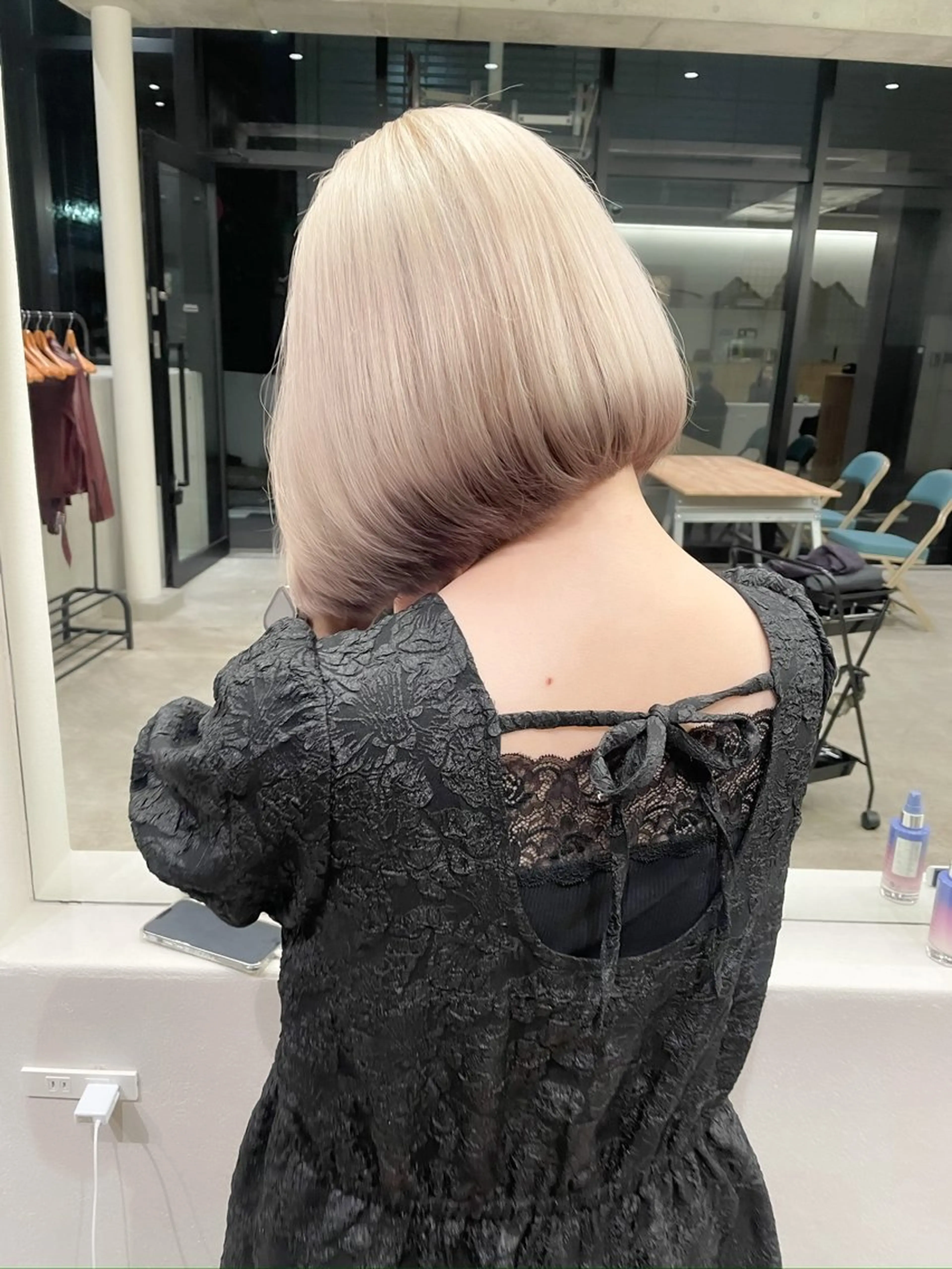 ショート カラー ヘアアレンジ ミニボブ/ブリーチ 🌈MISATOのヘアスタイル