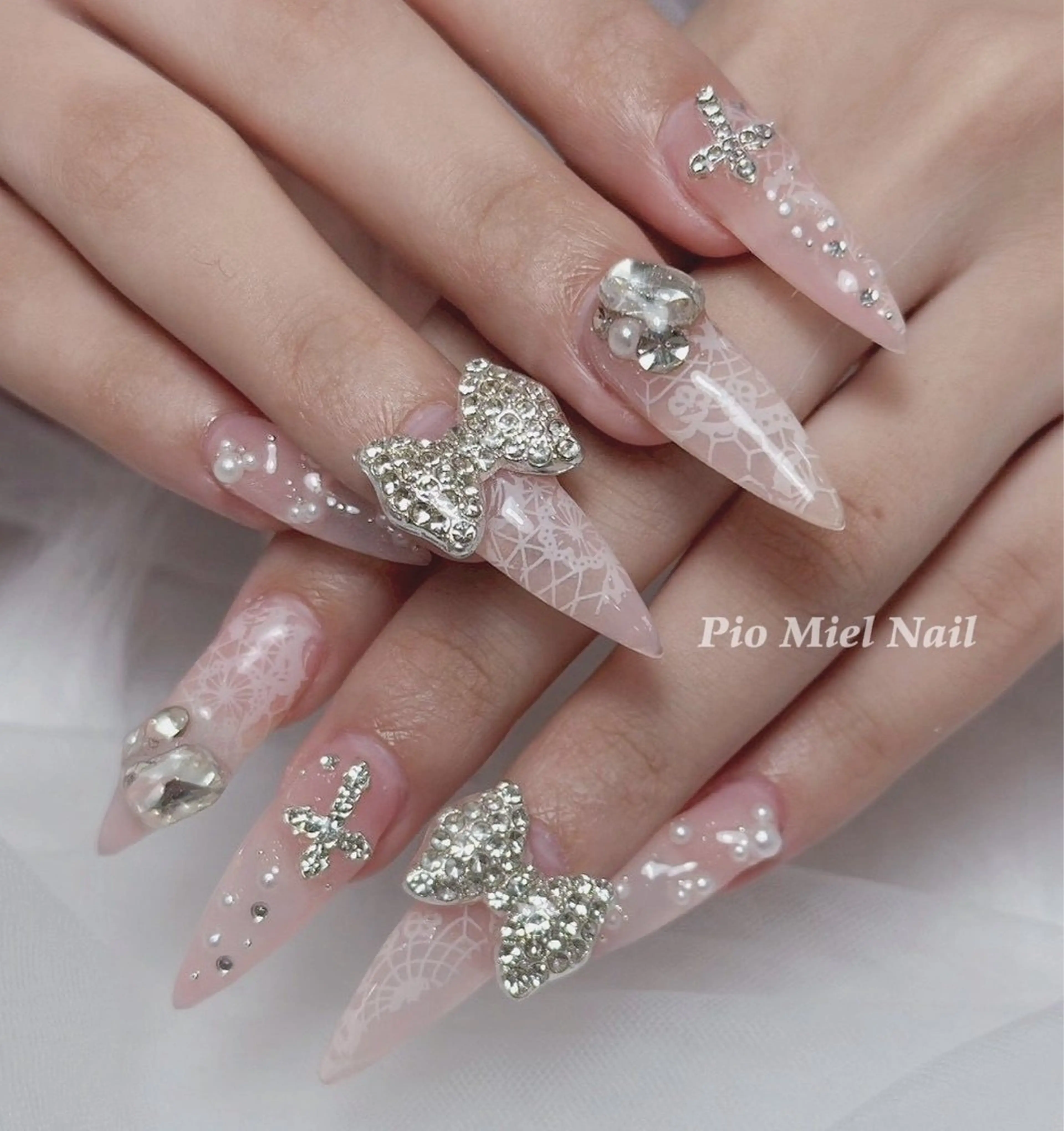 ネイル ハンドネイル HANA 長さだしのネイルデザイン