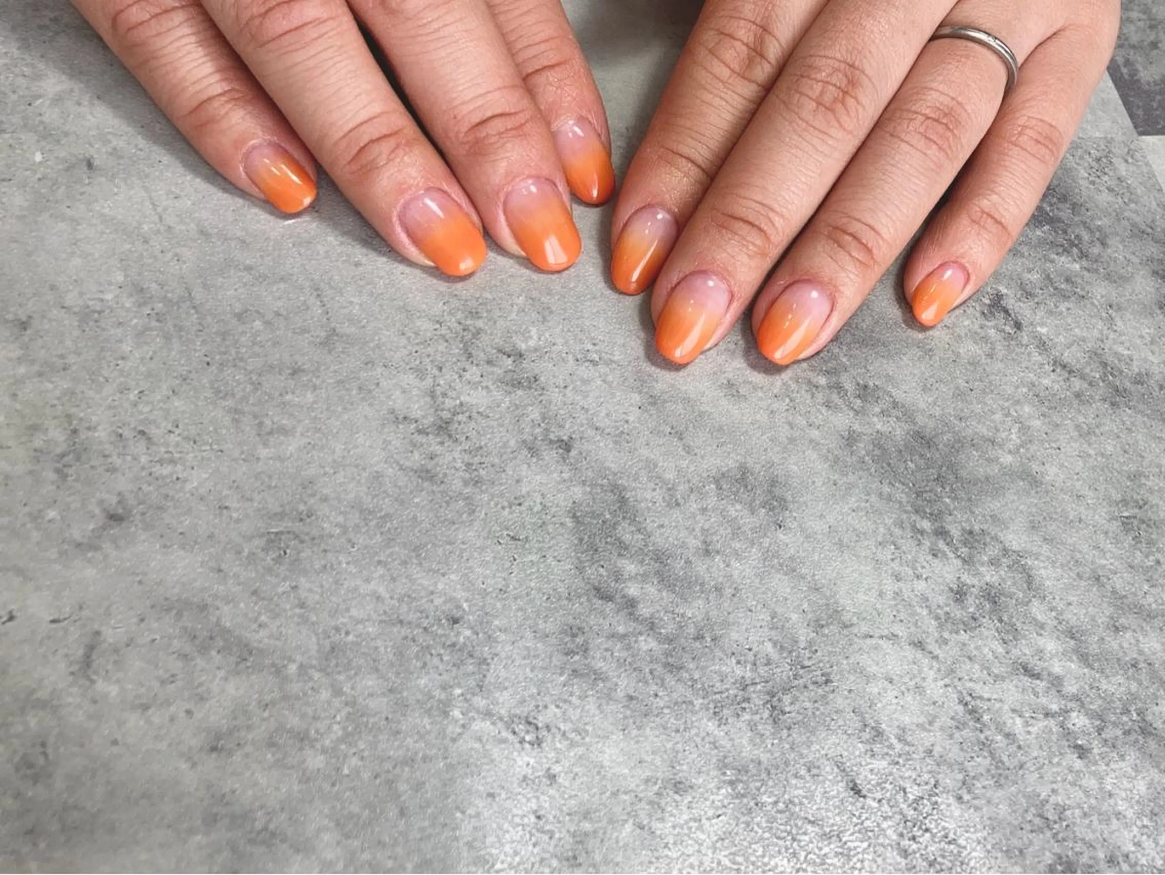 ネイル グラデーション nailsalon Lit.所属・Lit. Kaedeのネイルデザイン