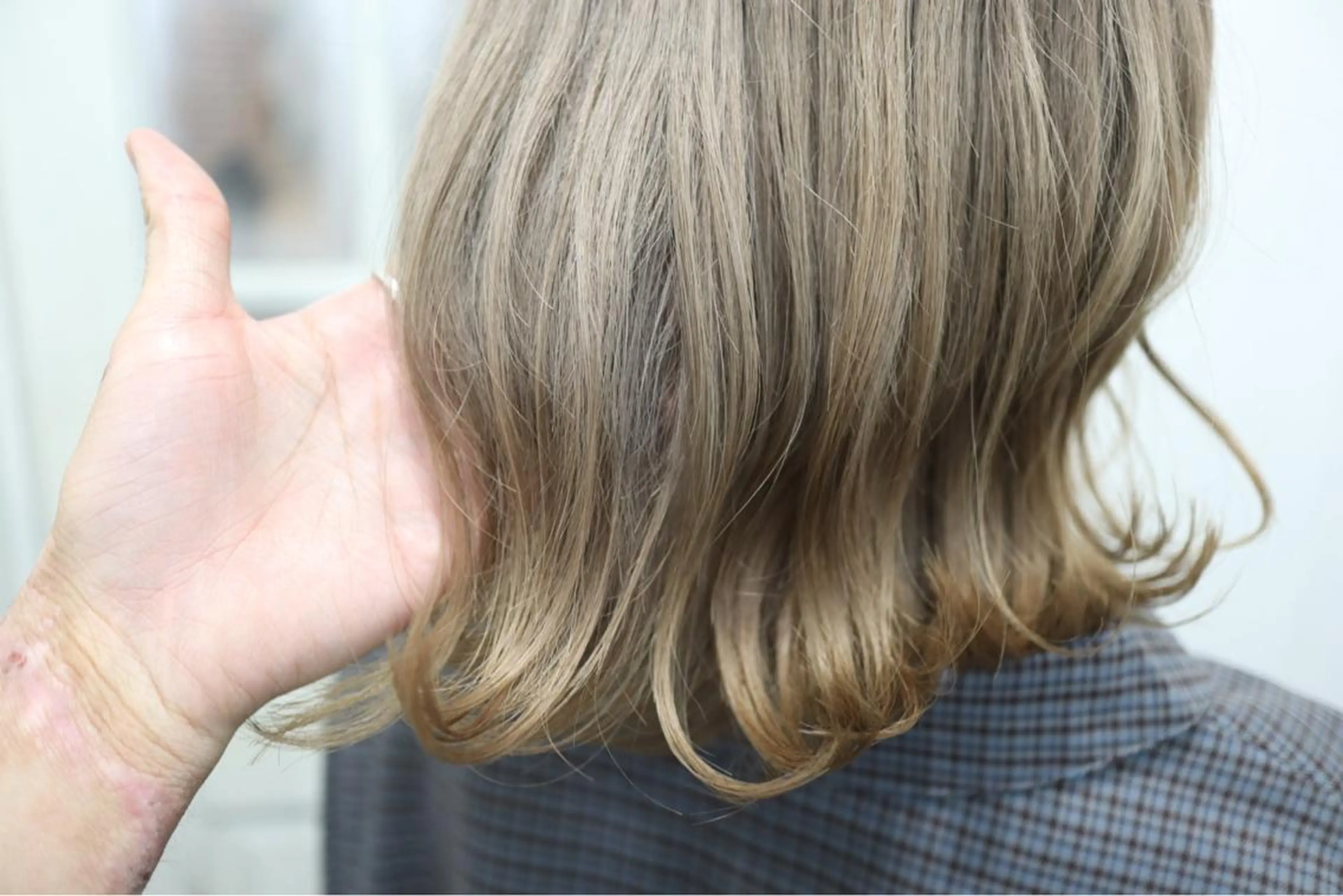 セミロング カラー アディクシーカラー ベージュカラー ブリーチ ケアブリーチ ダブルカラー ヘアカラー トリートメント ✨池袋ブリーチ特化 Hibiki✨のヘアスタイル