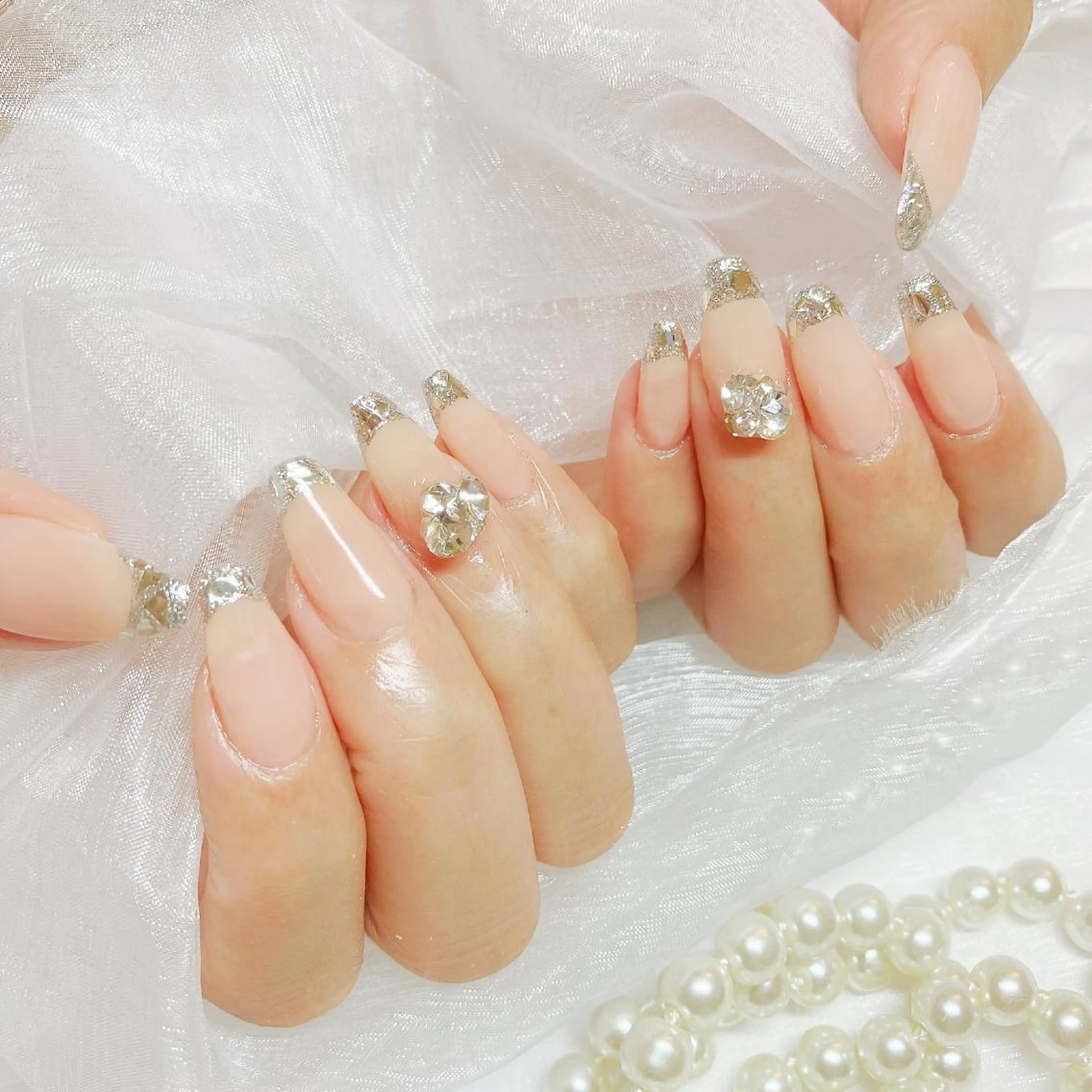 ネイル オーロラネイル フラッシュネイル フレンチネイル ジェルネイル ガラスフレンチ Amour baseのネイルデザイン