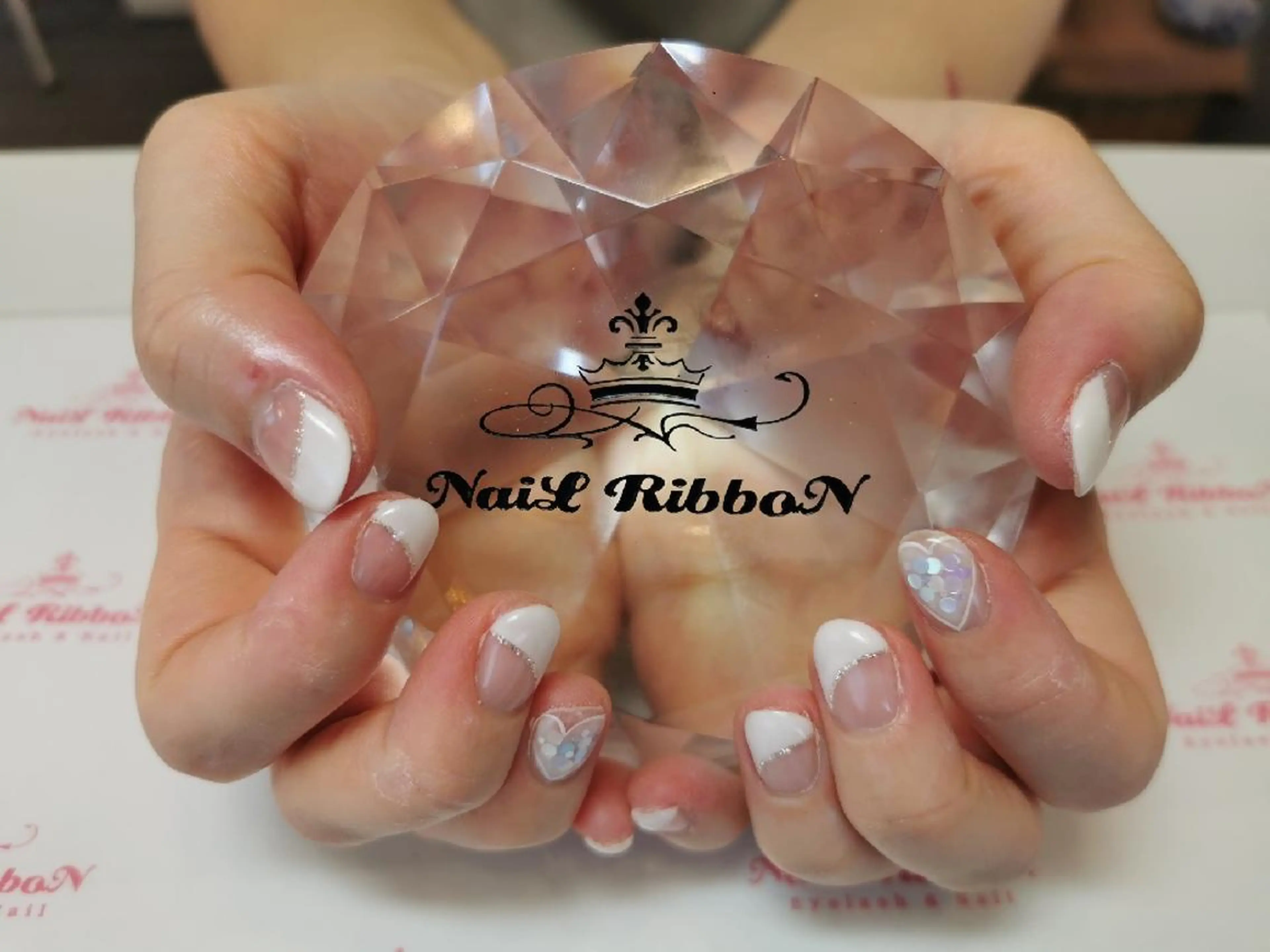 ネイル ネイルリボン 受付スタッフのネイルデザイン