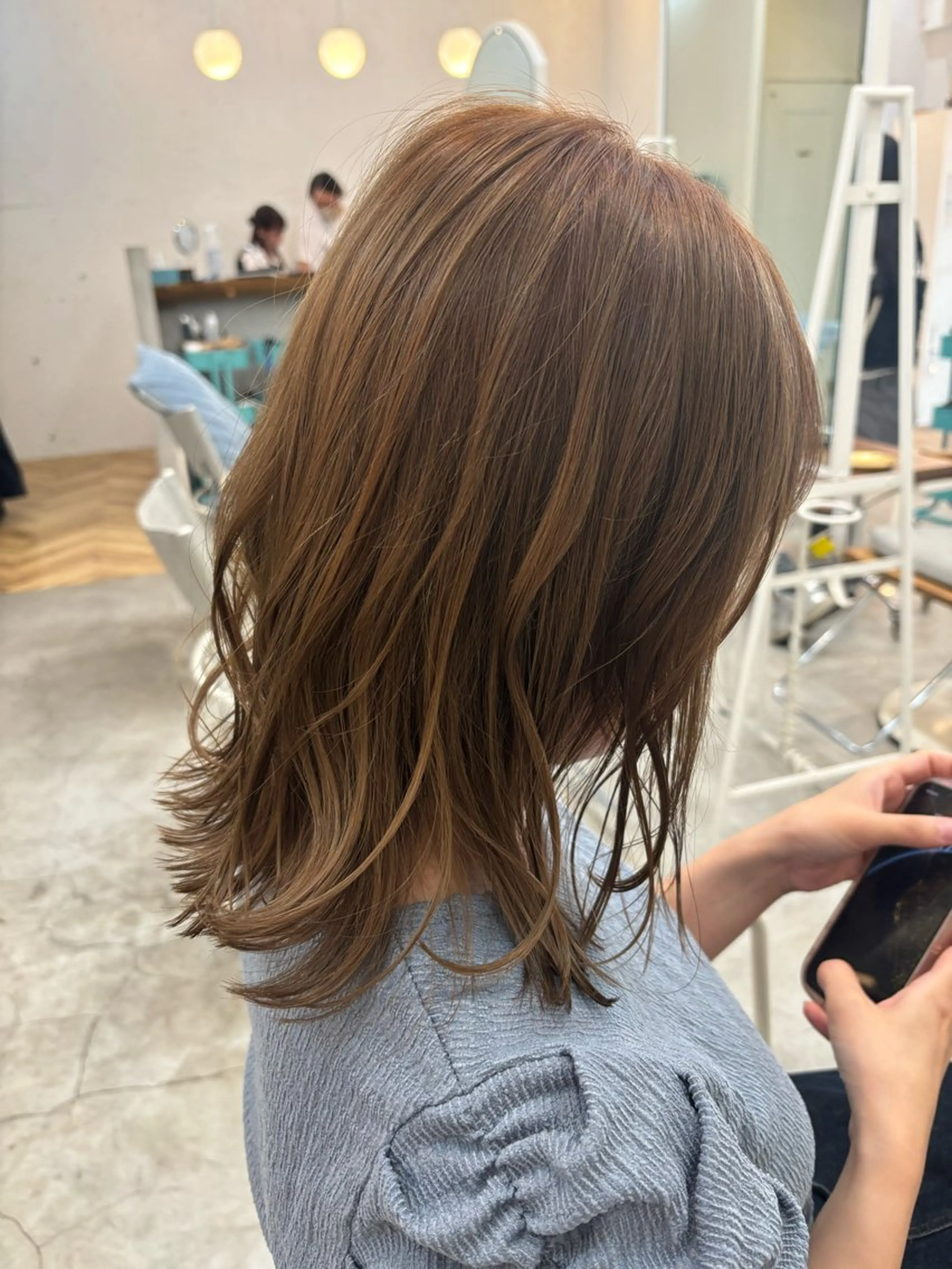 ミディアム 大木 華のヘアスタイル