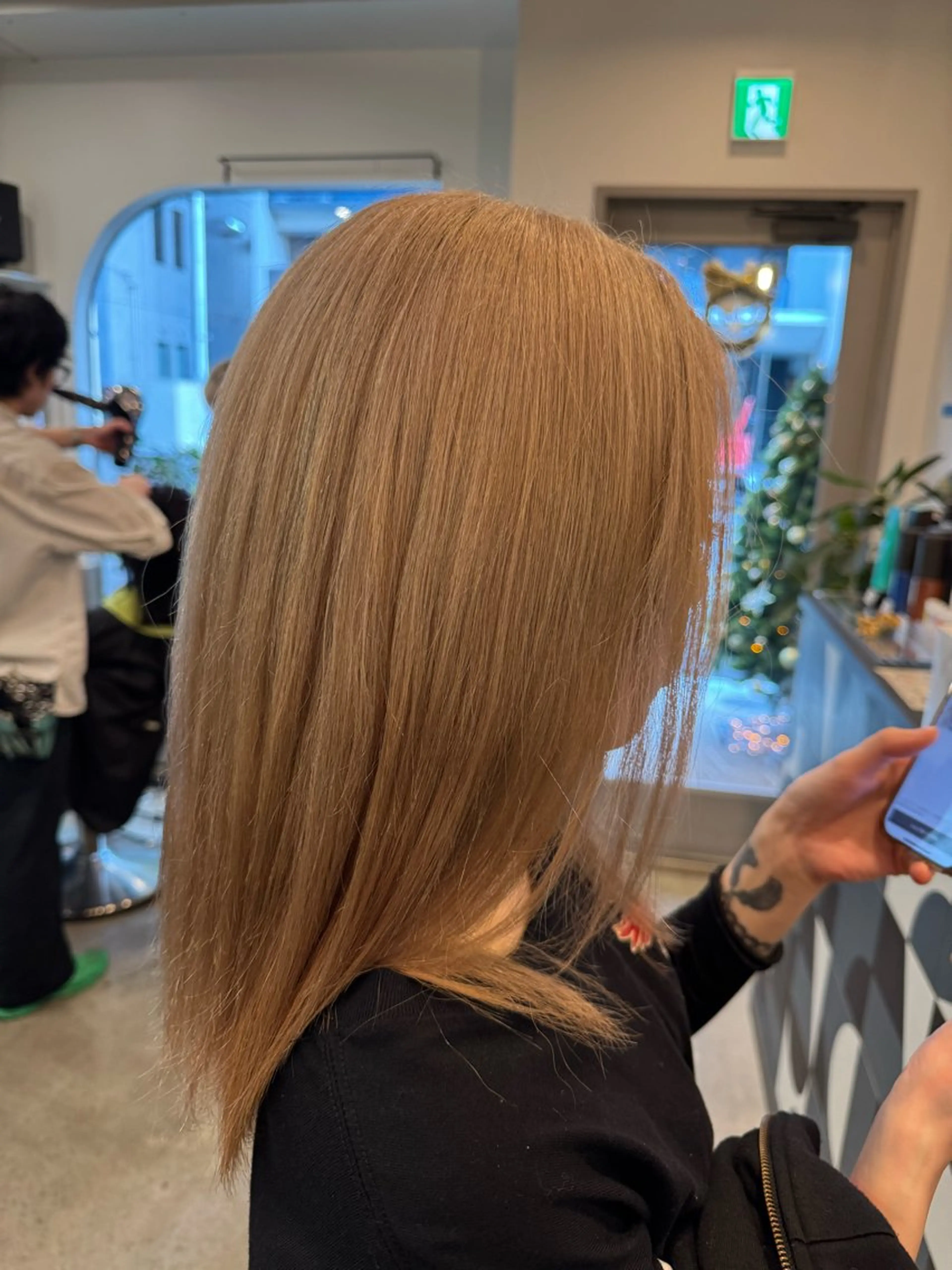 セミロング カラー ベージュカラー ヘアカラー dog star 関 海斗のヘアスタイル