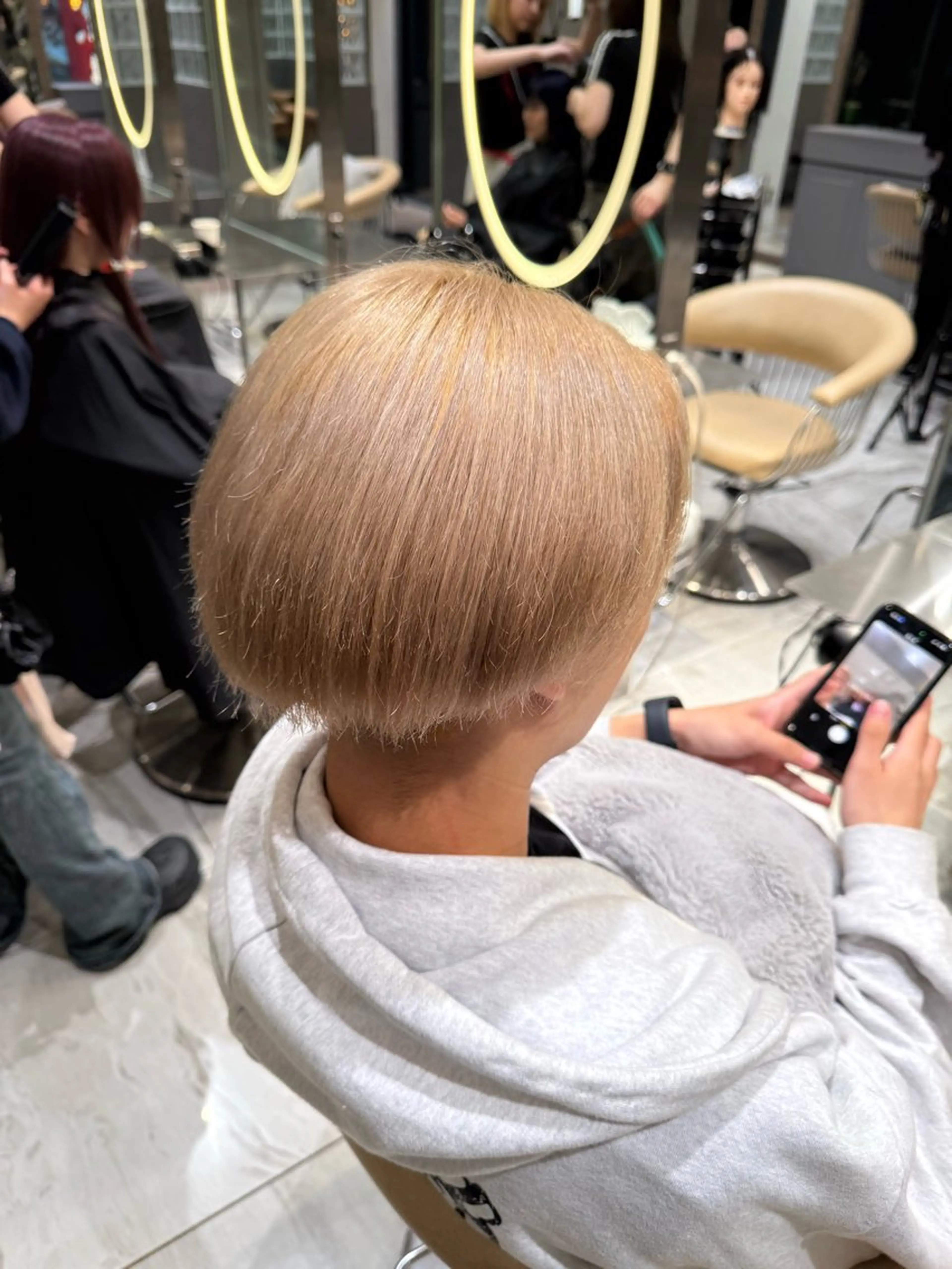 カラー ブリーチ ケアブリーチ ダブルカラー ハイライトカラー イルミナカラー Lond  robin所属・夏目唯衣/透明感 /艶カラーのヘアスタイル