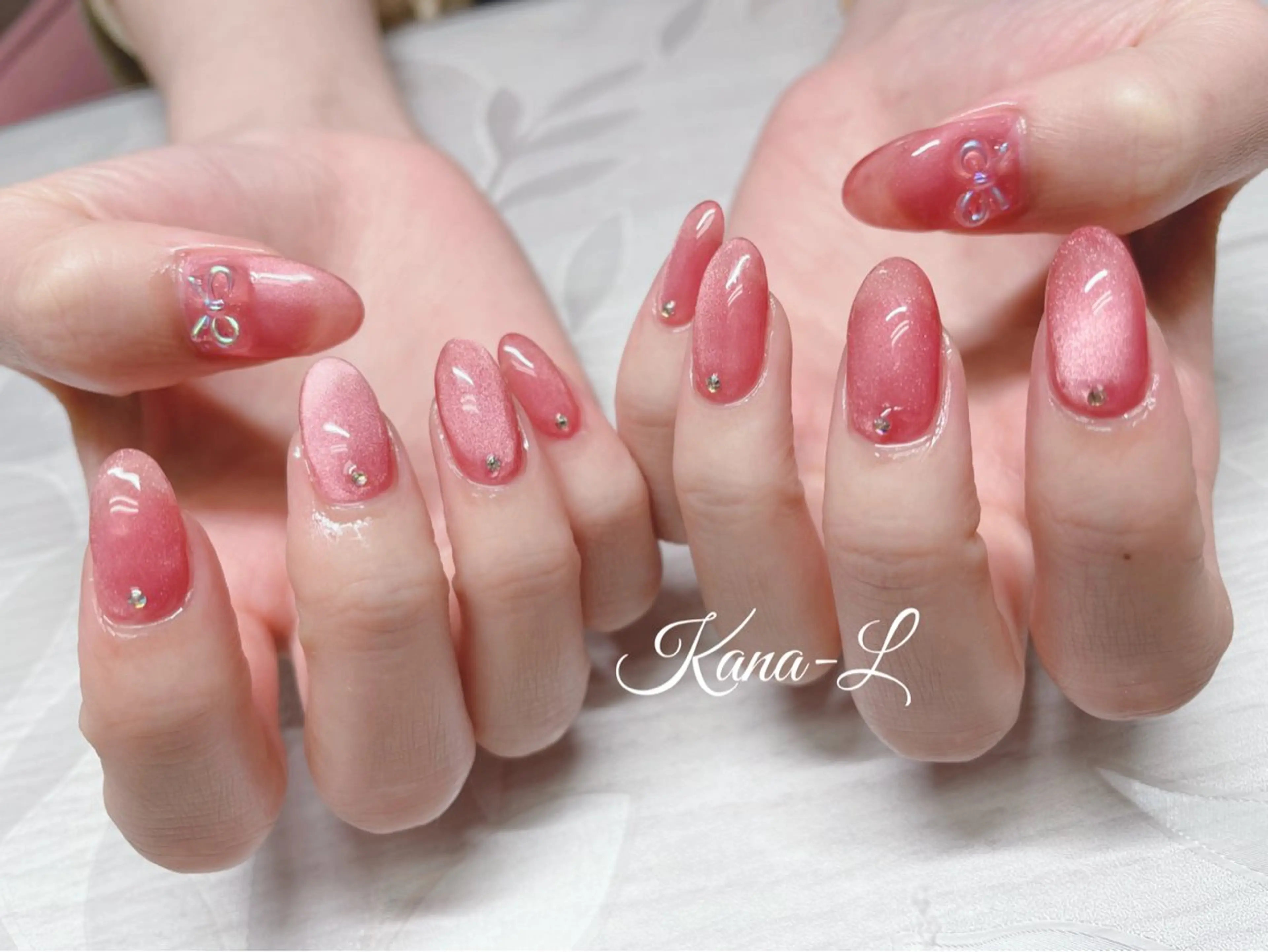 ネイル ジェルネイル キラキラネイル マグネットネイル パラジェル リボン 芦辺 香奈のネイルデザイン