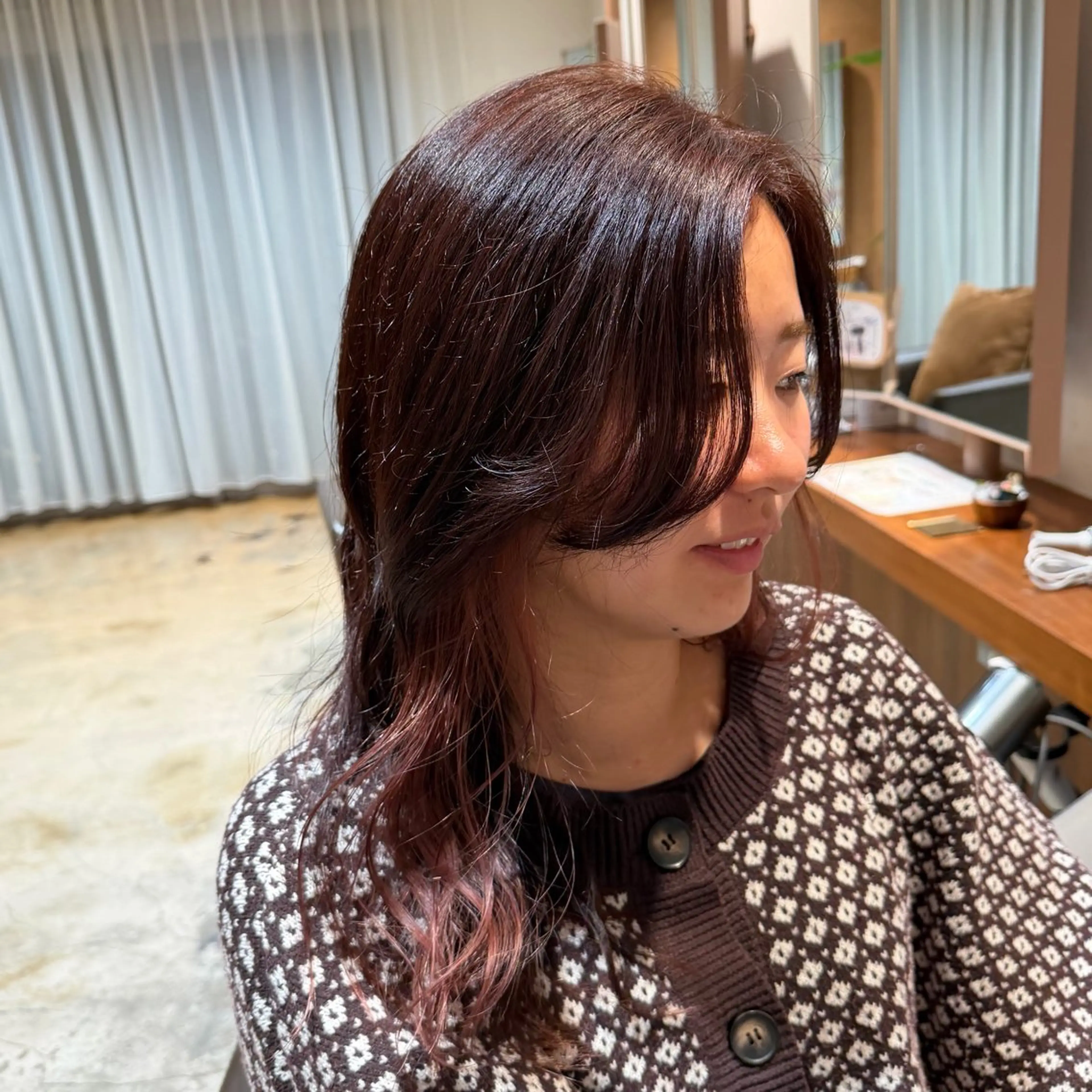 ロング カラー デザインカラー ピンクカラー 中山 紗希のヘアスタイル