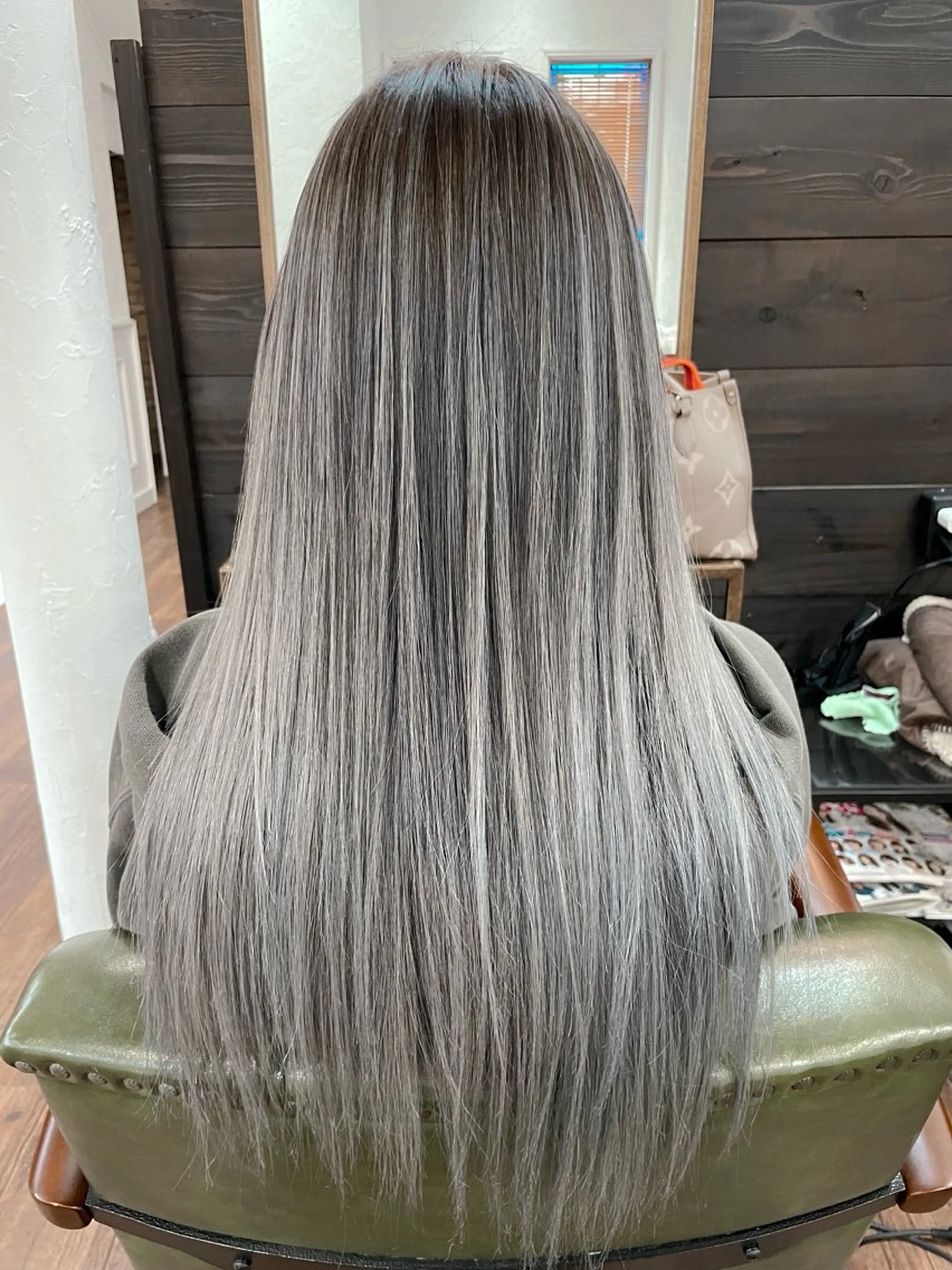 ロング レイヤーカット ロング ヘアカラー REGISTA hair works所属・下林 雅明のヘアスタイル