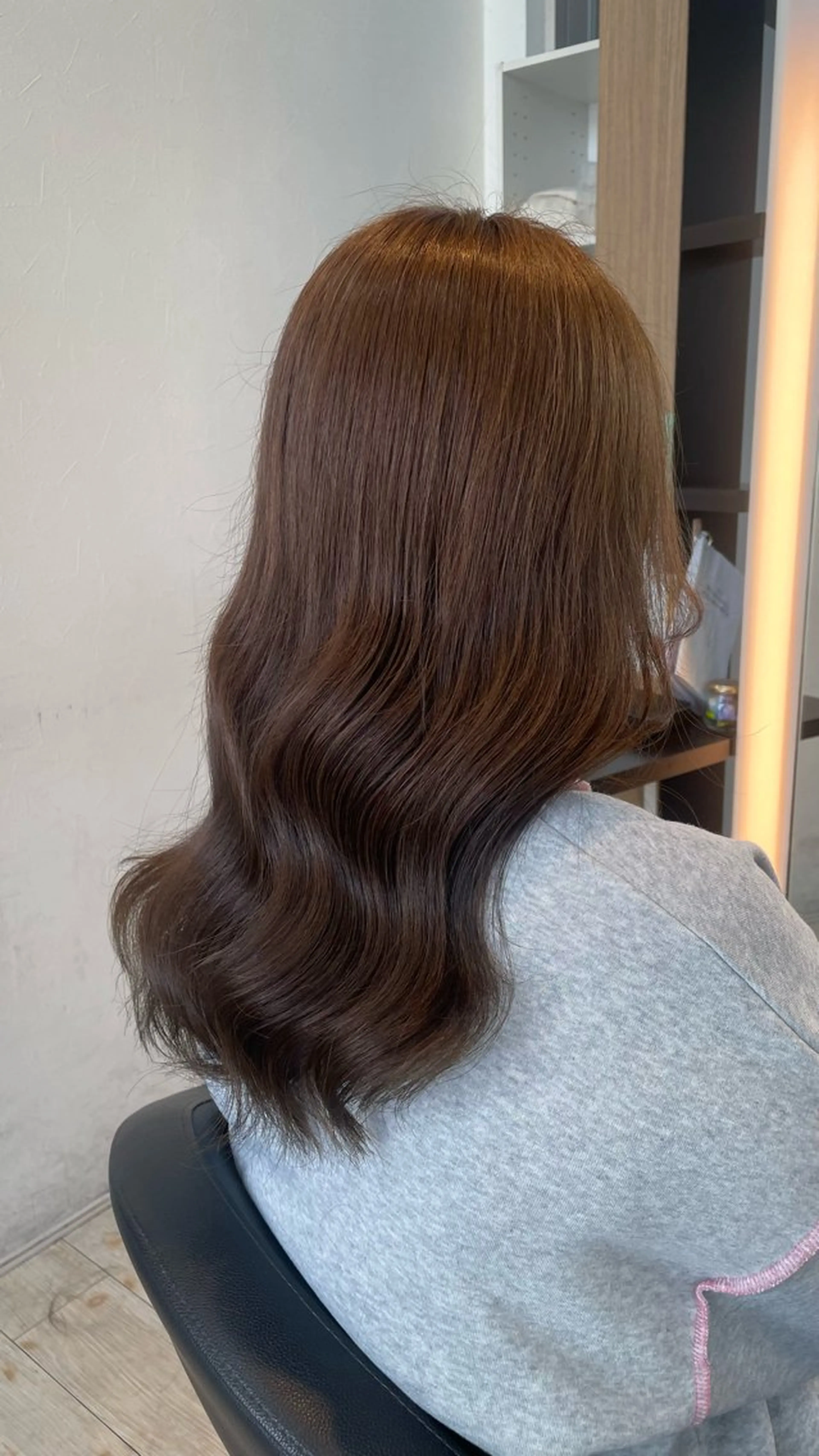 セミロング カラー アッシュ ベージュカラー ブリーチ/髪質改善/ ハイトーン/暖色のヘアスタイル