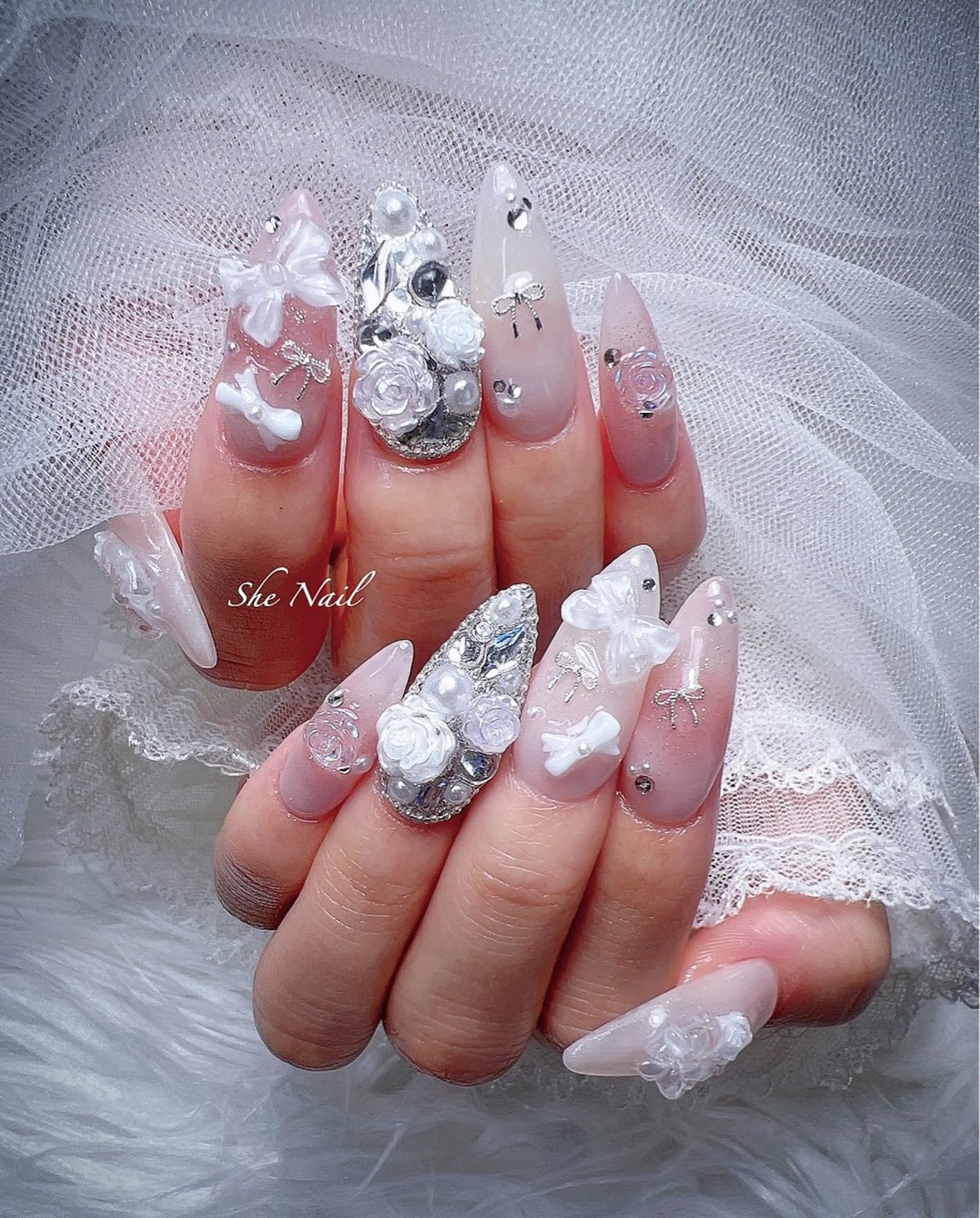 ネイル チークネイル ドット 長さ出し フラッシュネイル マグネットネイル She   Nail所属・ISA_ BELLAのネイルデザイン