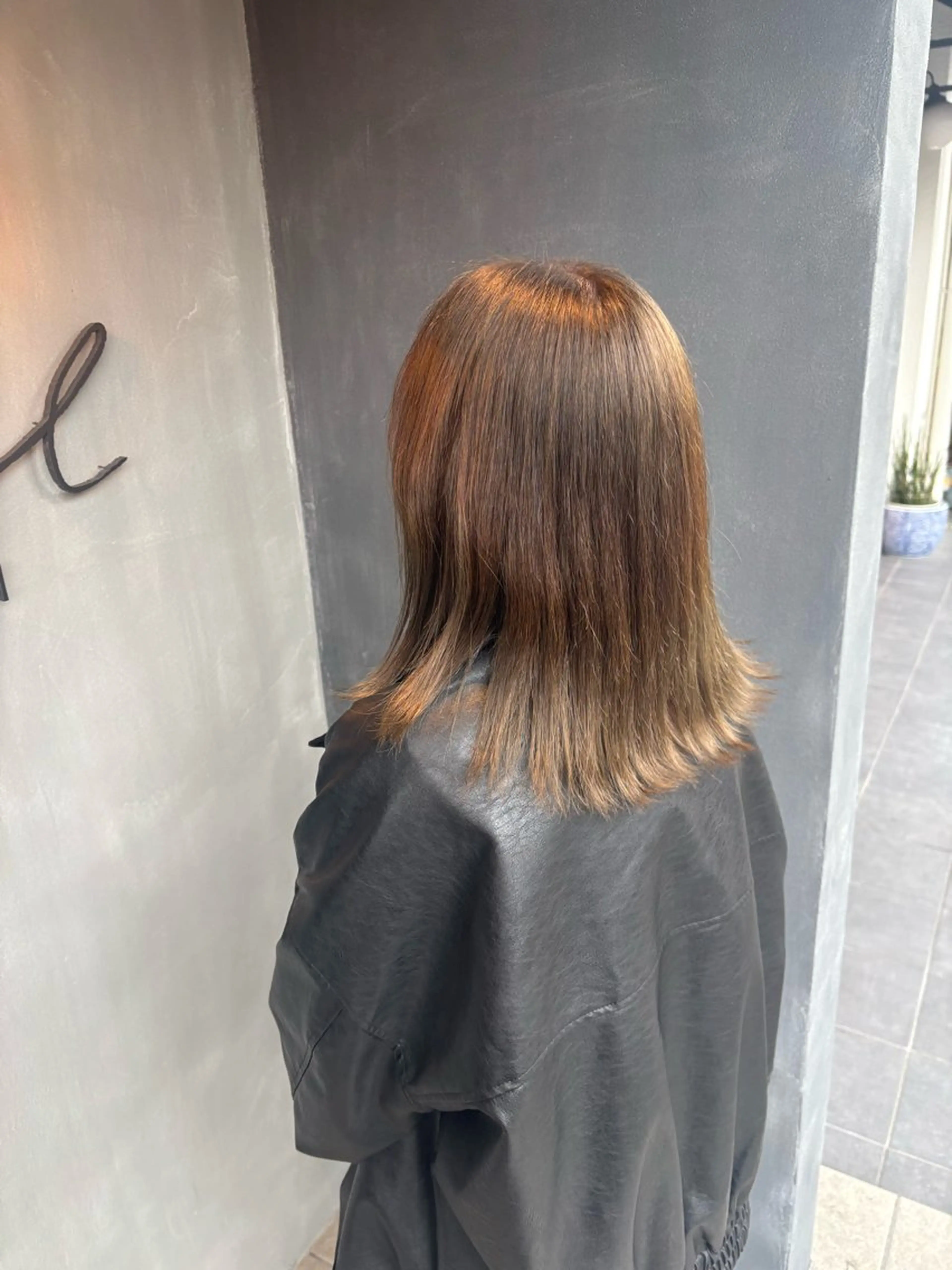 ロング YURINO /ボブ ベージュ/ハイトーンのヘアスタイル