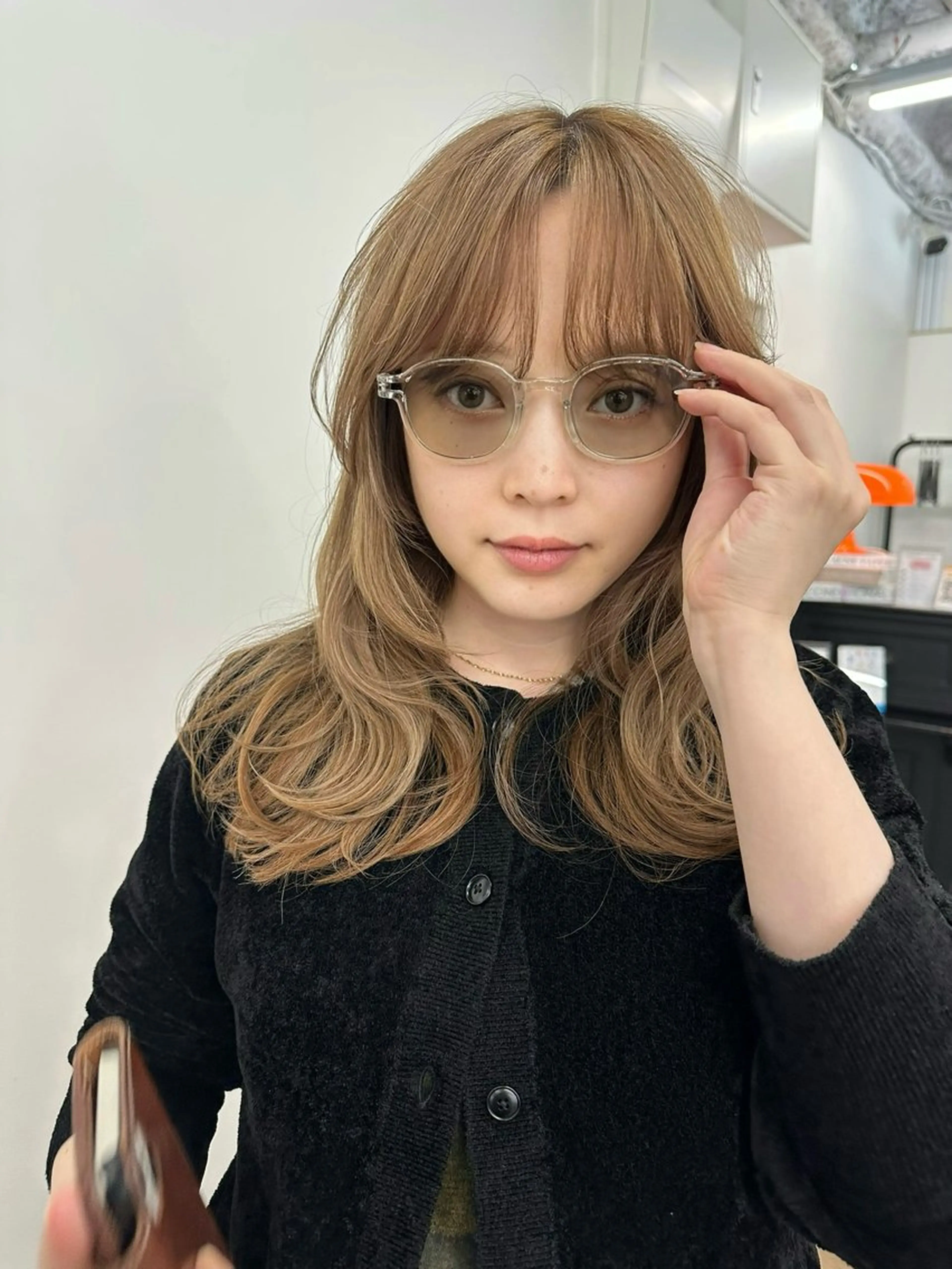 セミロング 外国人風カラー ハイライト 髪質改善 韓国風ヘア レイヤーカット カット ヘアカラー トリートメント 韓国風×透明感カラー 髪質改善オタベシンヤのヘアスタイル