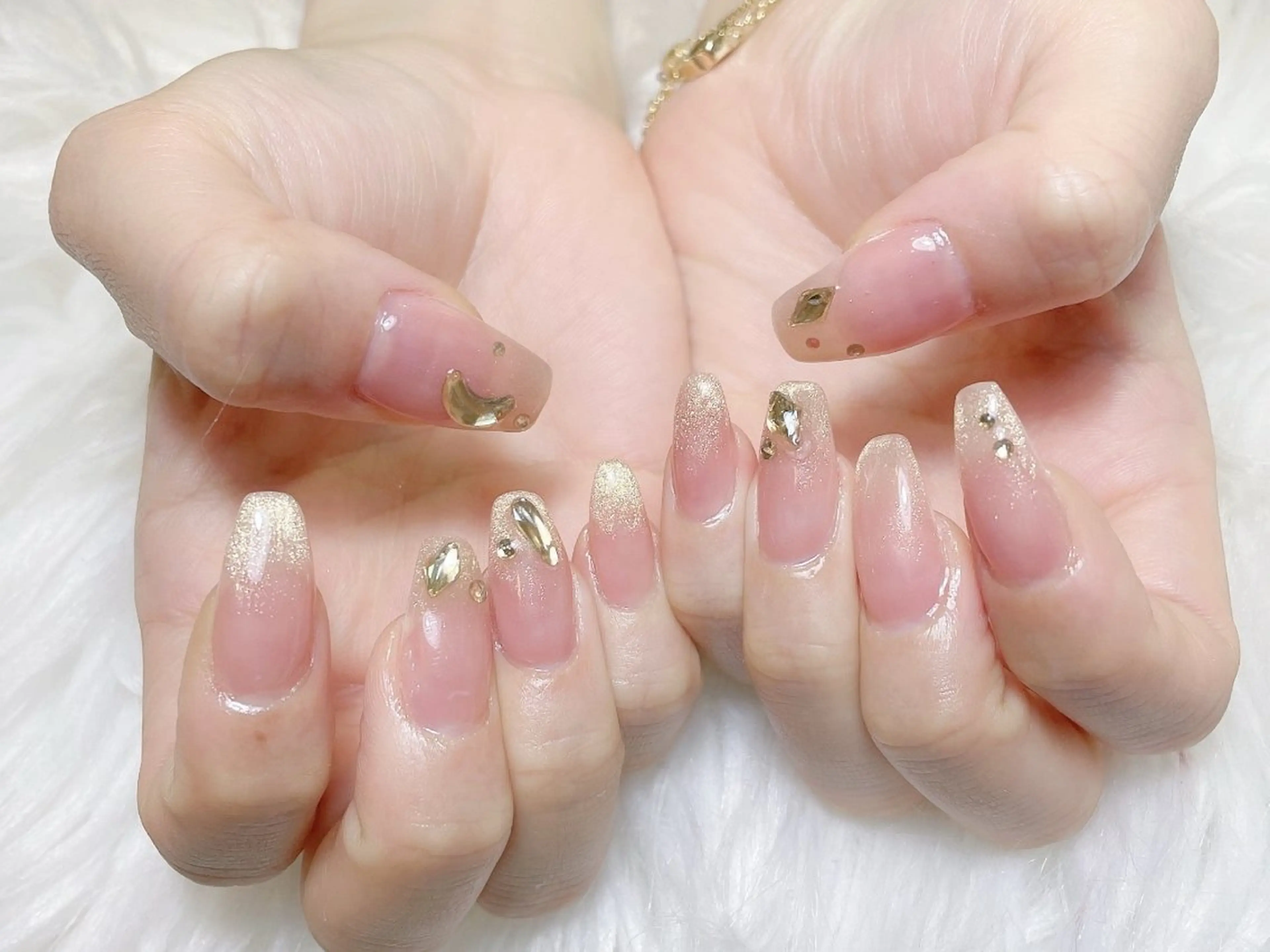ネイル ガーリー 韓国ネイル マグネットネイル ニュアンスネイル オフィスネイル Mika nail salon 鶯谷のネイルデザイン