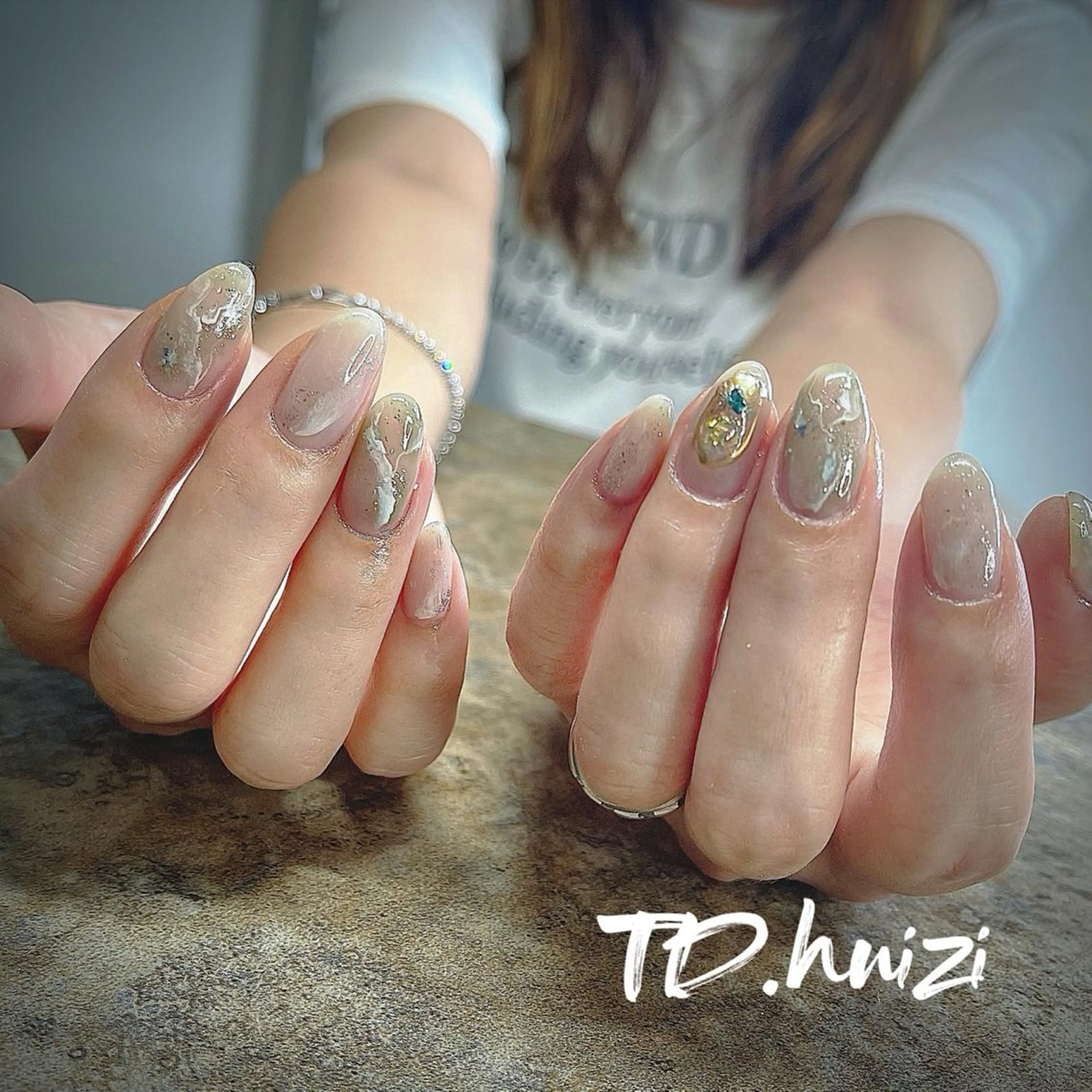 ミディアム めぐみのネイルサロン スタッフ練習のネイルデザイン