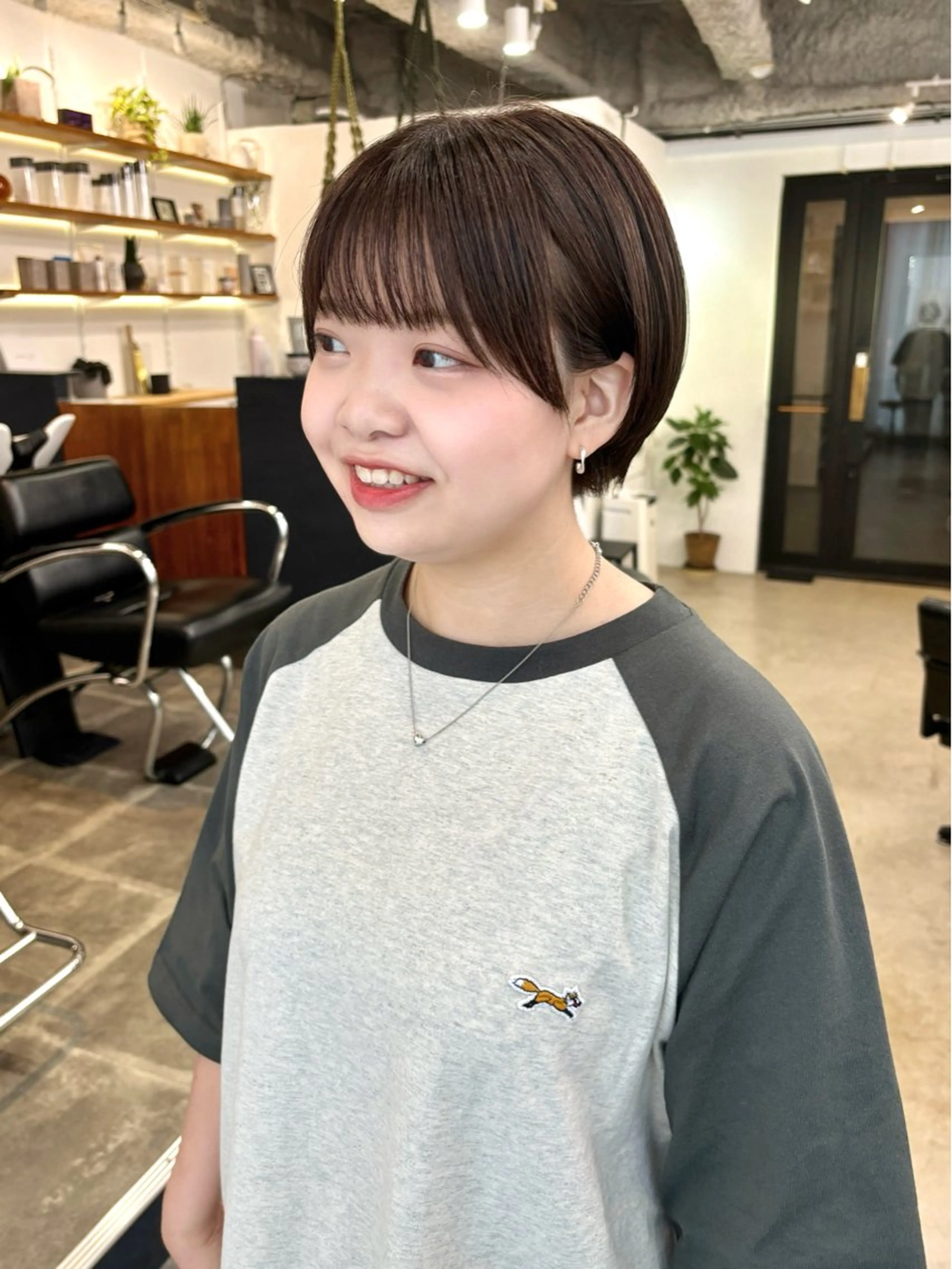 ショート カラー アッシュ ブリーチ ブラウンカラー カシス 透明感カラー 暖色カラー/天神/ ヘイマサクラのヘアスタイル