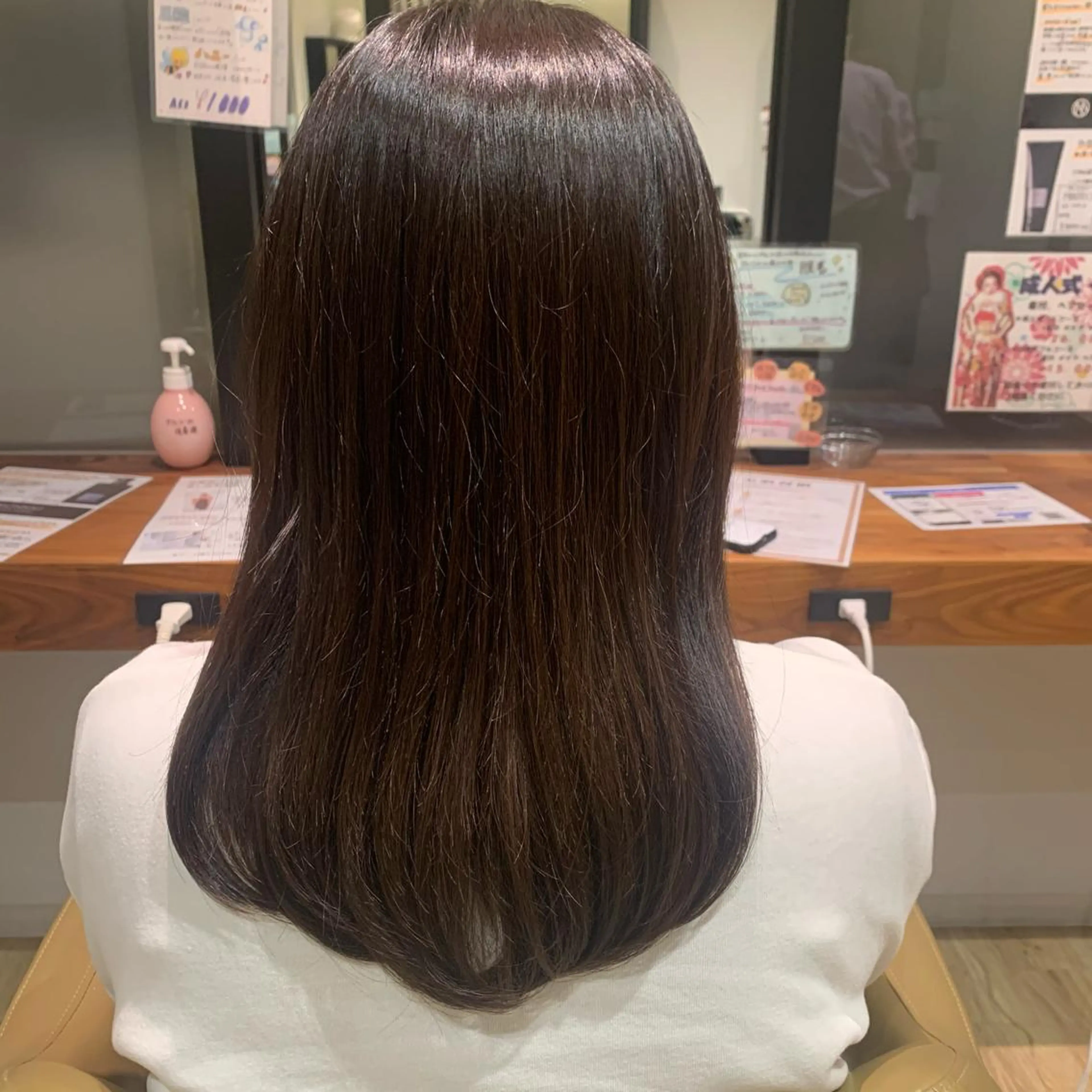 カラー 黒髪 グレーブラック 瀧尾 祐季のヘアスタイル
