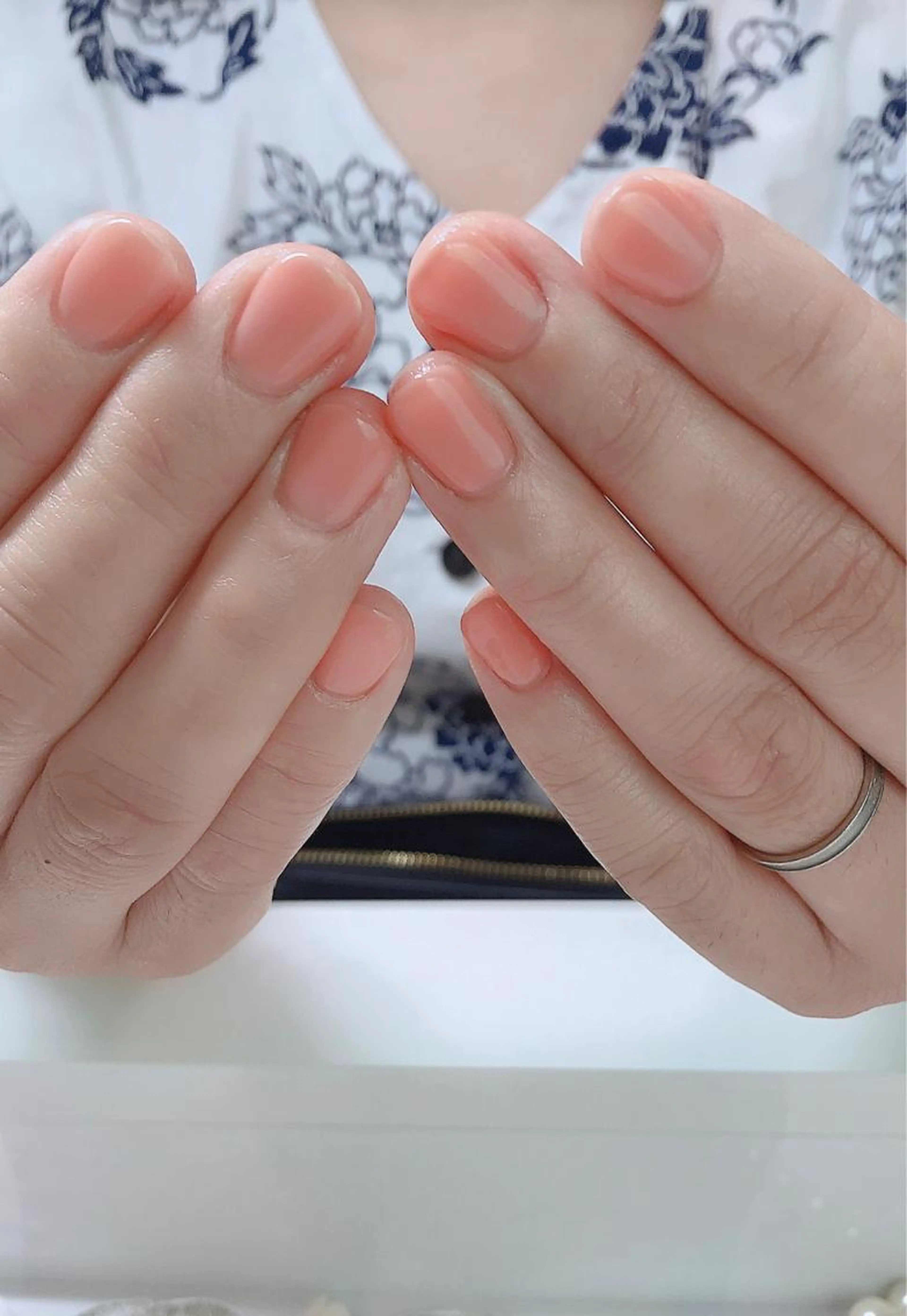 ワンカラーorラメグラ【丁寧なケア＋美しいフォルム]の写真