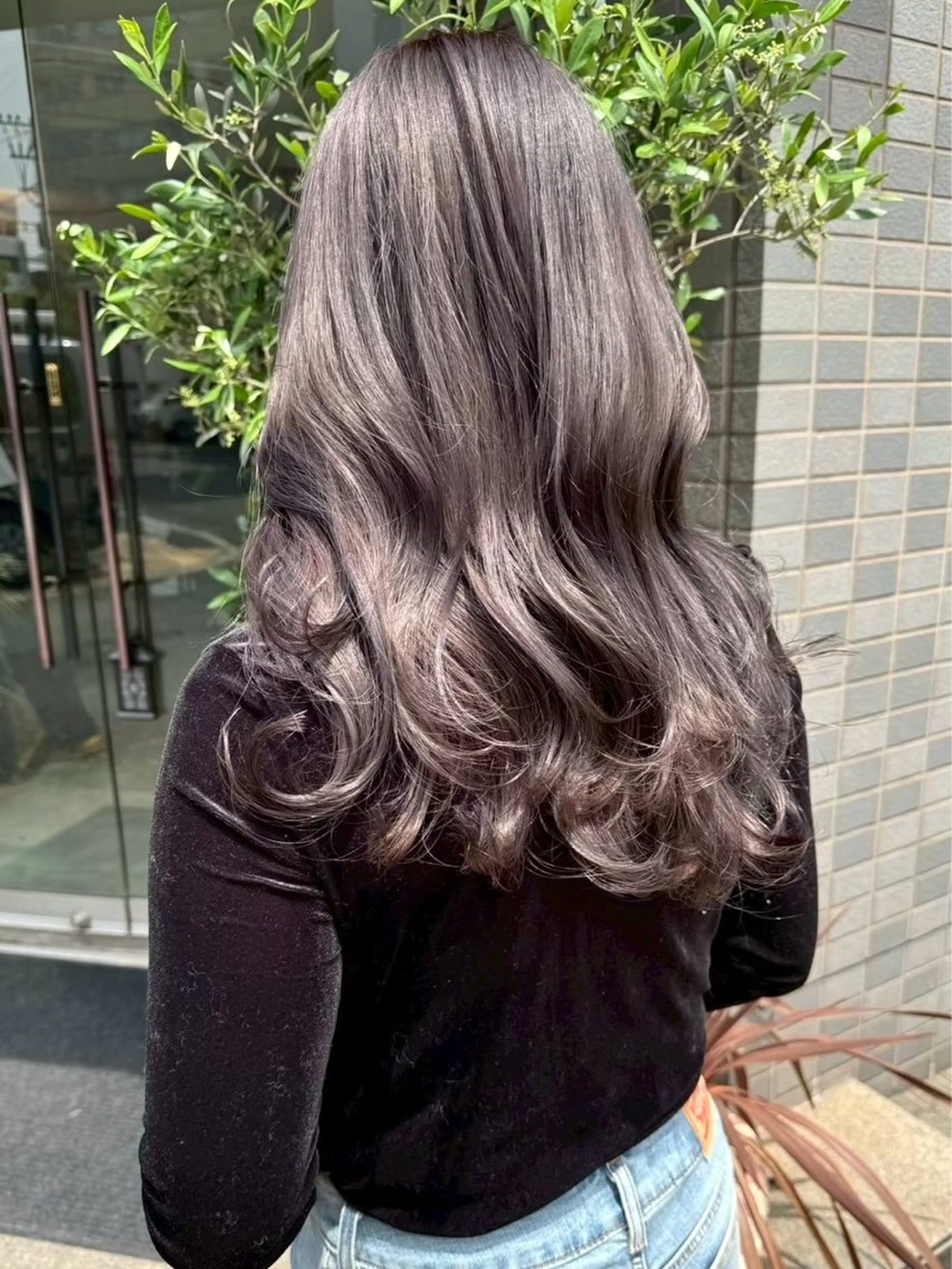 ロング カラー 透明感カラー グレージュ トリートメント ヘアカラー (h)wim rinのヘアスタイル