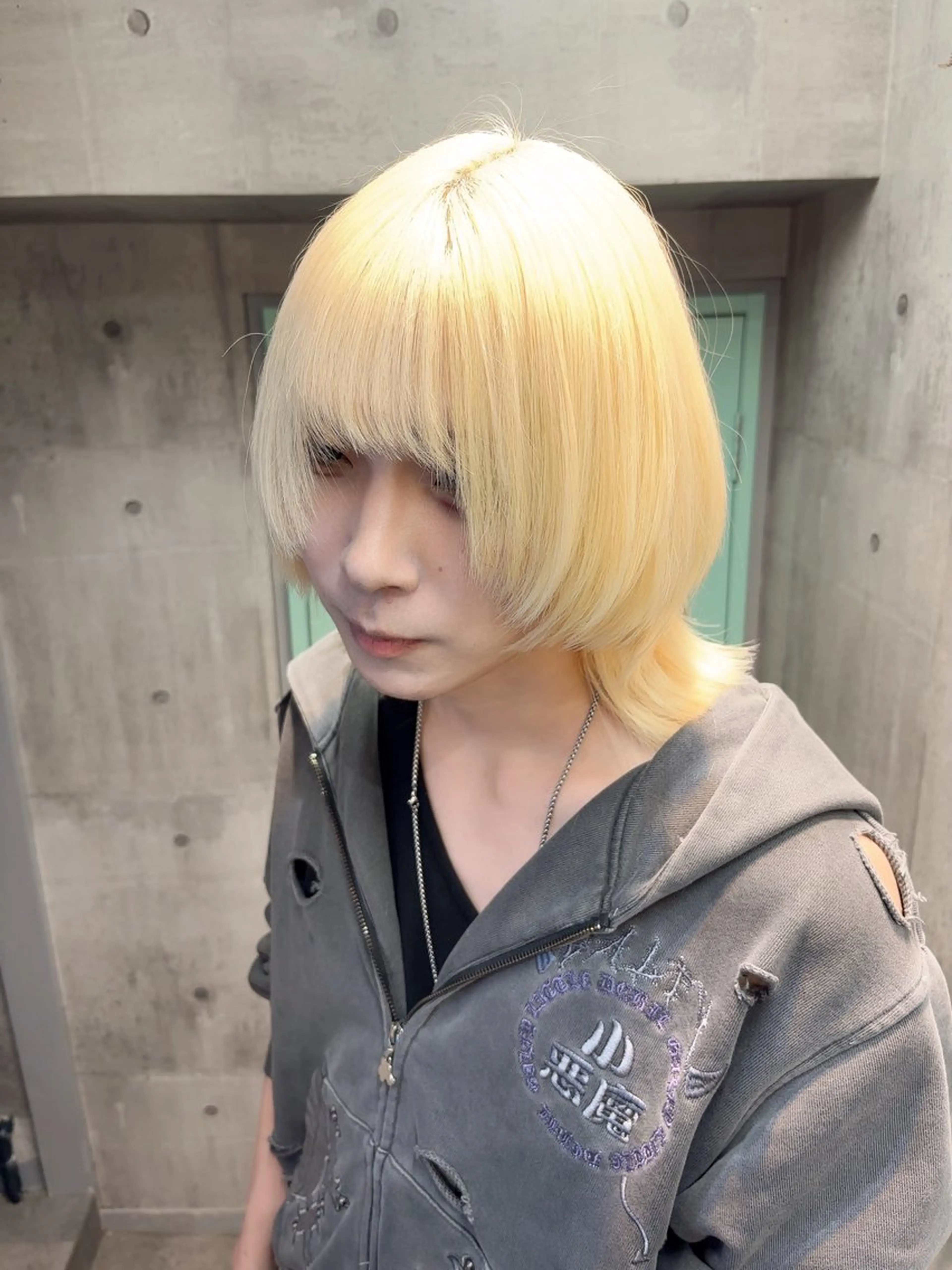 ミディアム カラー メンズ メンズハイトーン メンズウルフカット ハイトーンカラー ウルフカット ヘアカラー 個性派ウルフ/メンズ /ブリーチ/渋谷のヘアスタイル