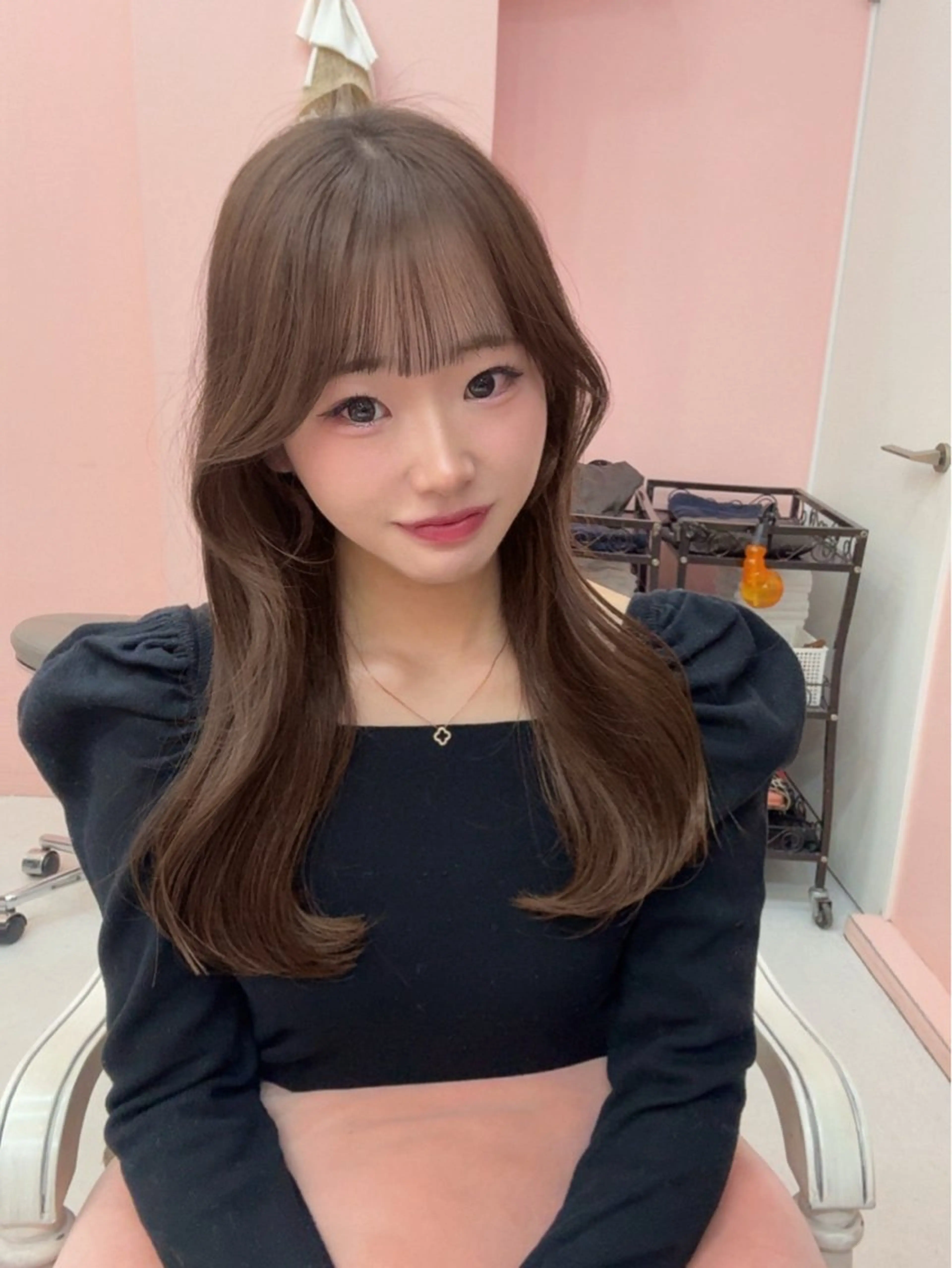 ミディアム チョコレートブラウン くびれヘア カット ヘアカラー トリートメント マイカ 🤍のヘアスタイル