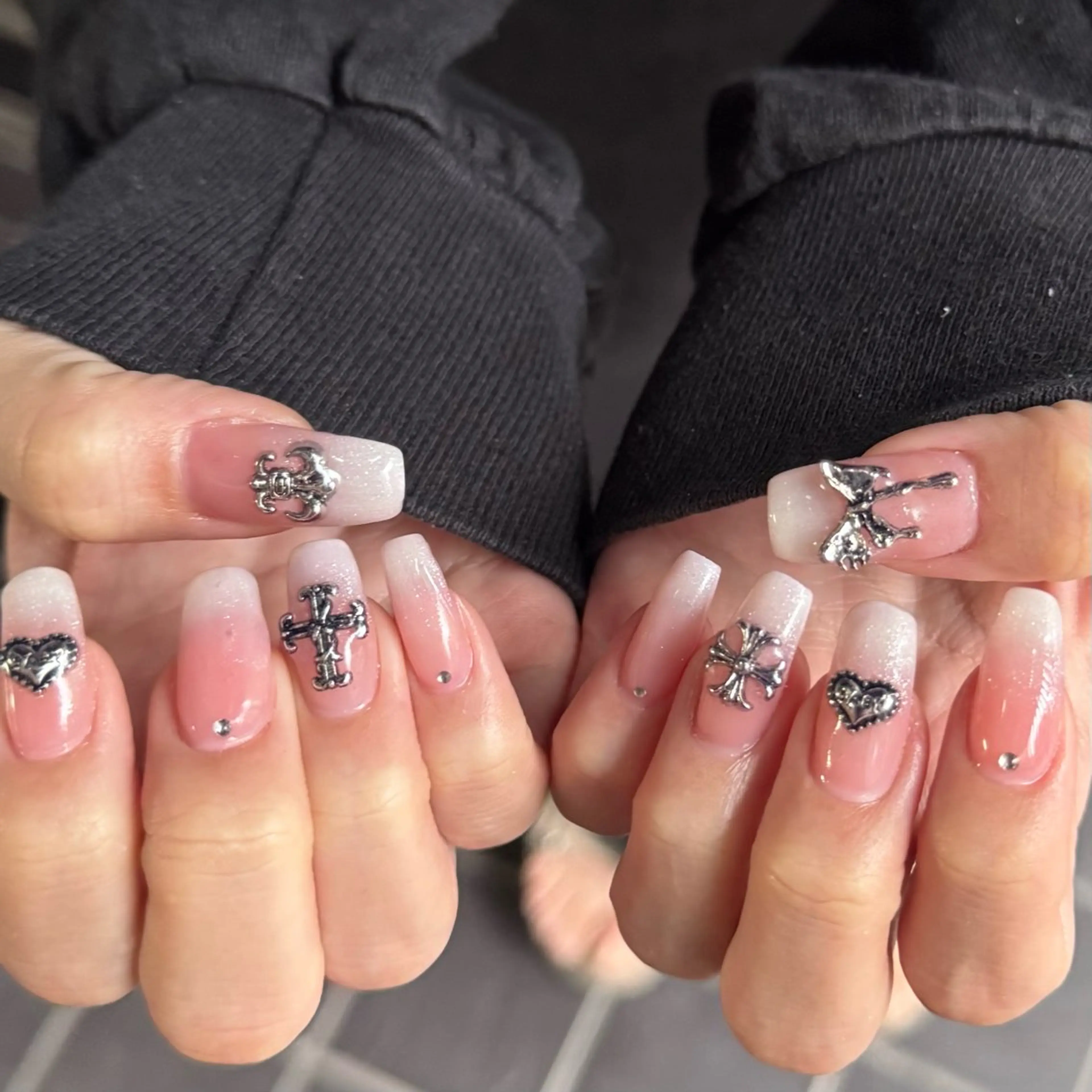 セミロング 小川 柚香のネイルデザイン