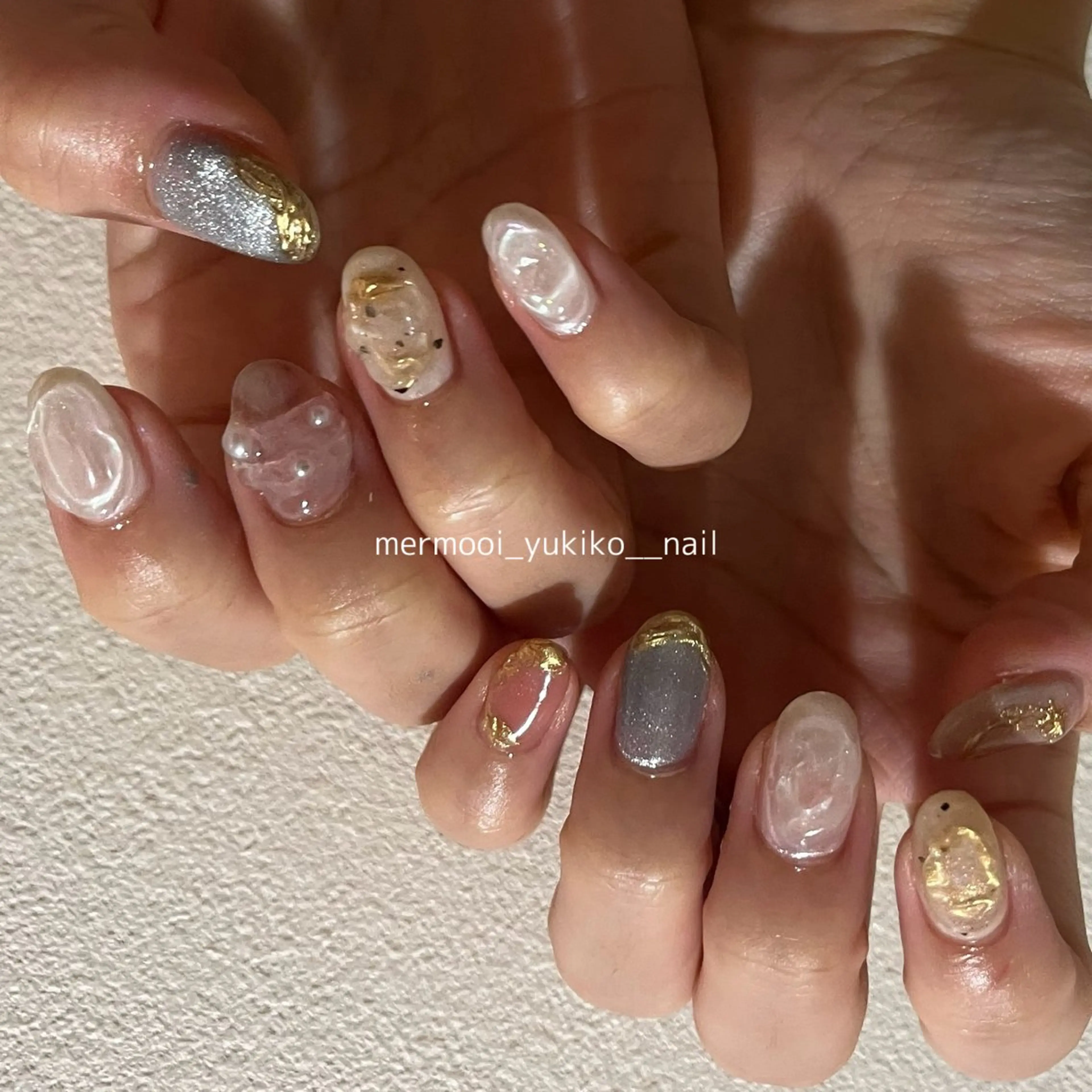 ネイル マグネットネイル ミラーネイル ニュアンスネイル ぷっくりネイル ハンドネイル mermooi所属・melumooi nailのネイルデザイン