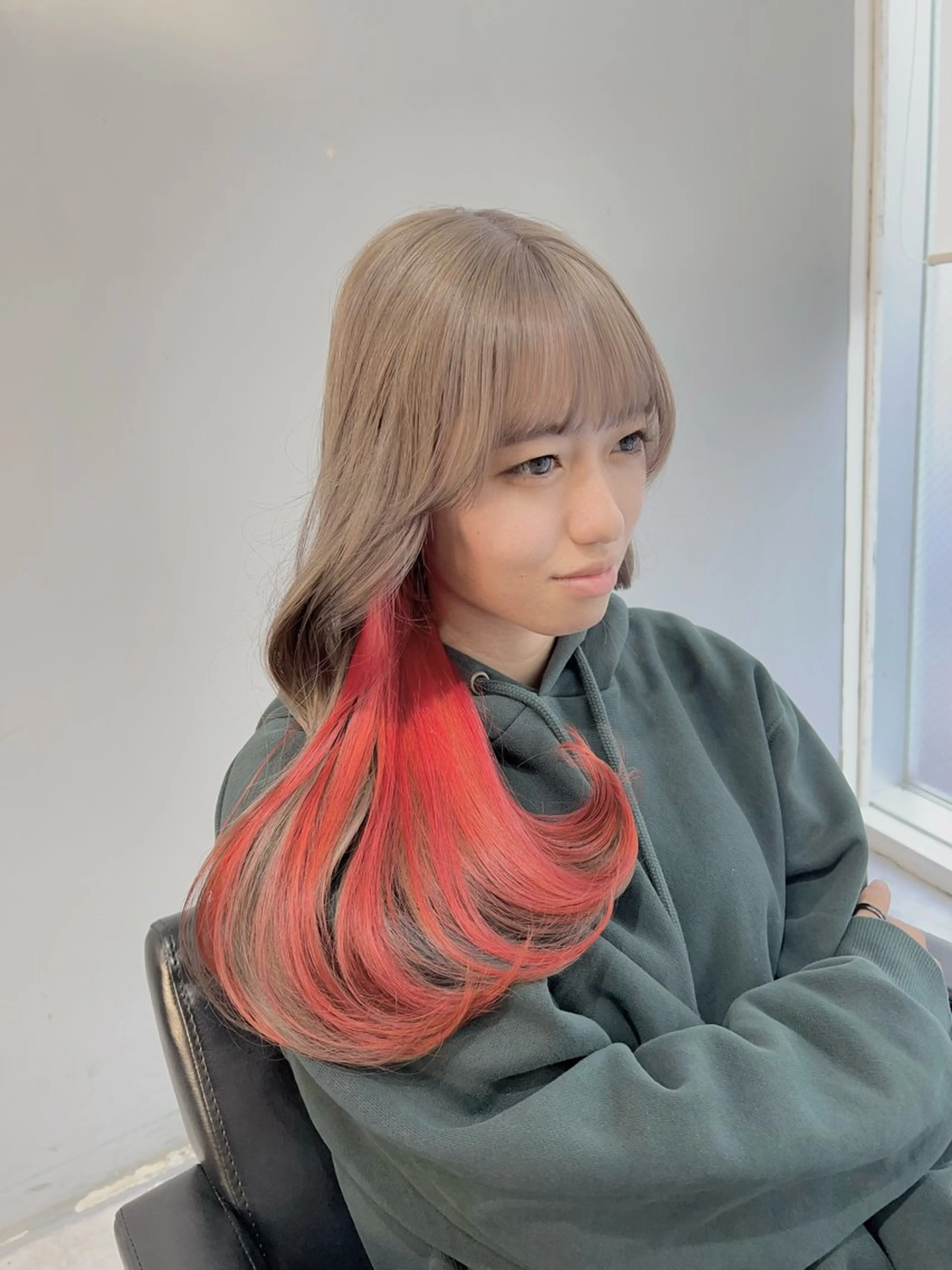 ロング カラー カット ヘアカラー トリートメント ヘアセット 🫧艶ダブルカラー ブリーチ🫧トモヤのヘアスタイル