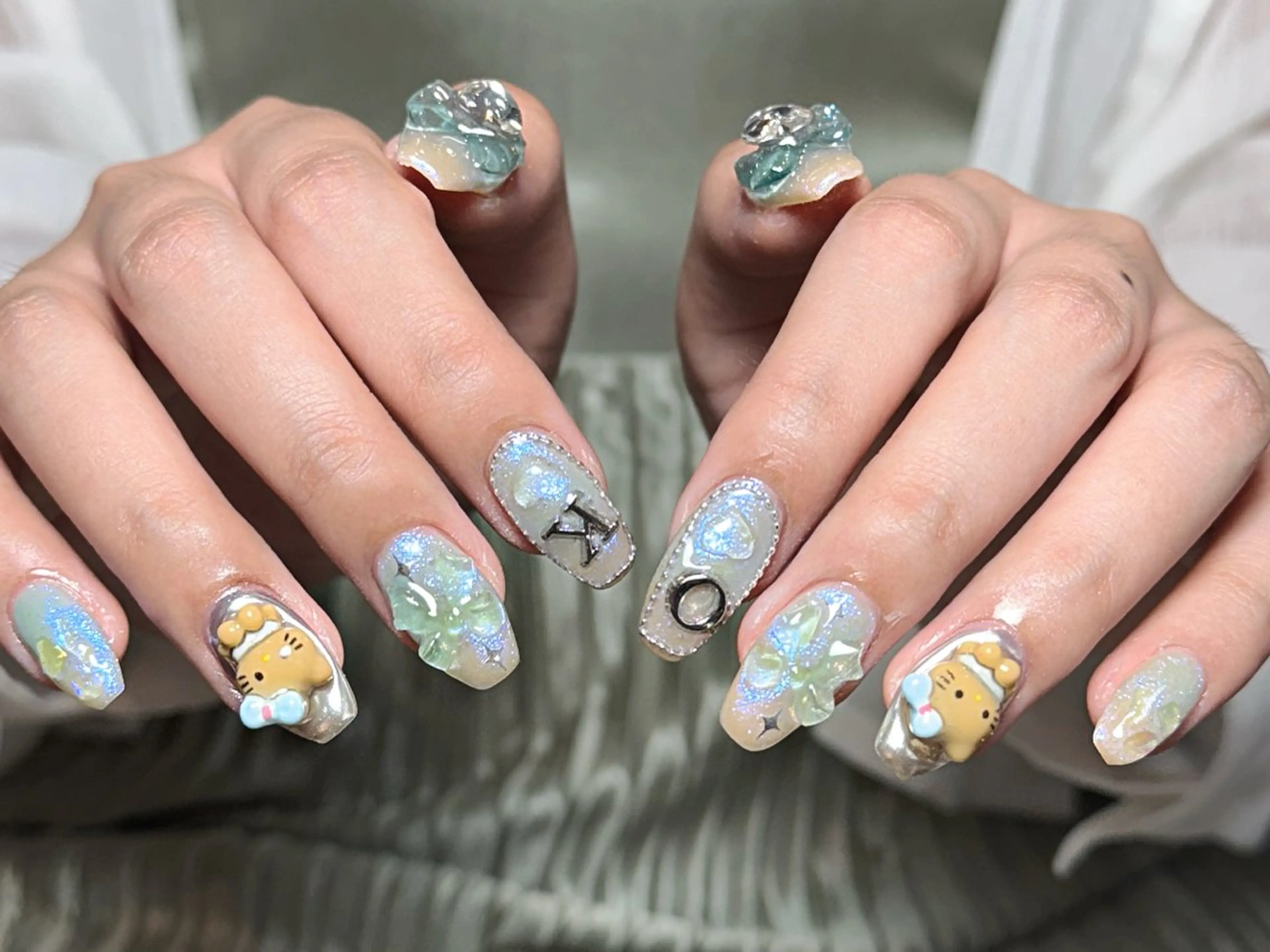 ネイル オーロラネイル 長さ出し フレンチネイル ジェルネイル ガラスフレンチ ハンドネイル Rela・S NAILのネイルデザイン