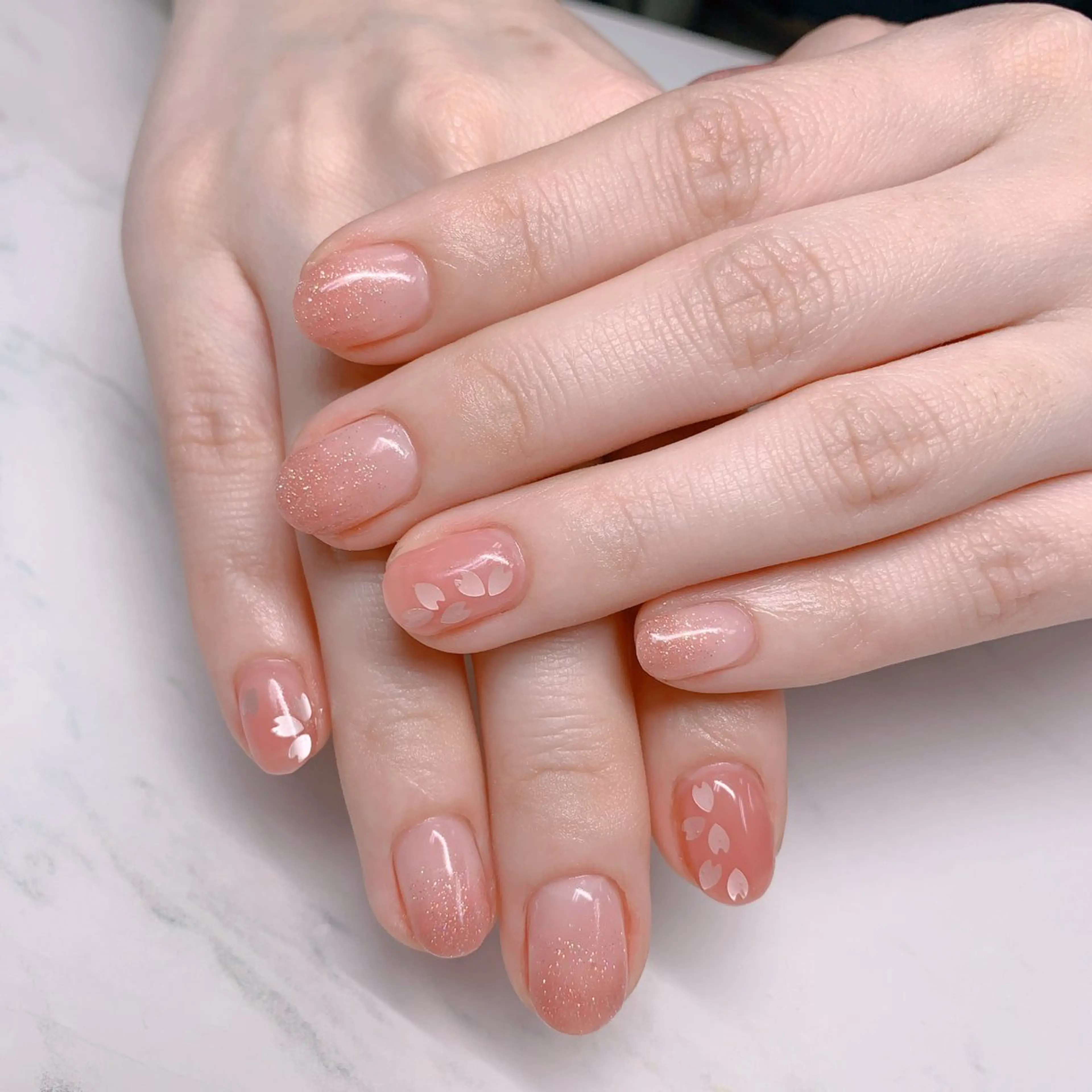 ネイル オーロラネイル 長さ出し フットネイル ジェルネイル キラキラネイル ハンドネイル インフィニティ ネイルサロンのネイルデザイン