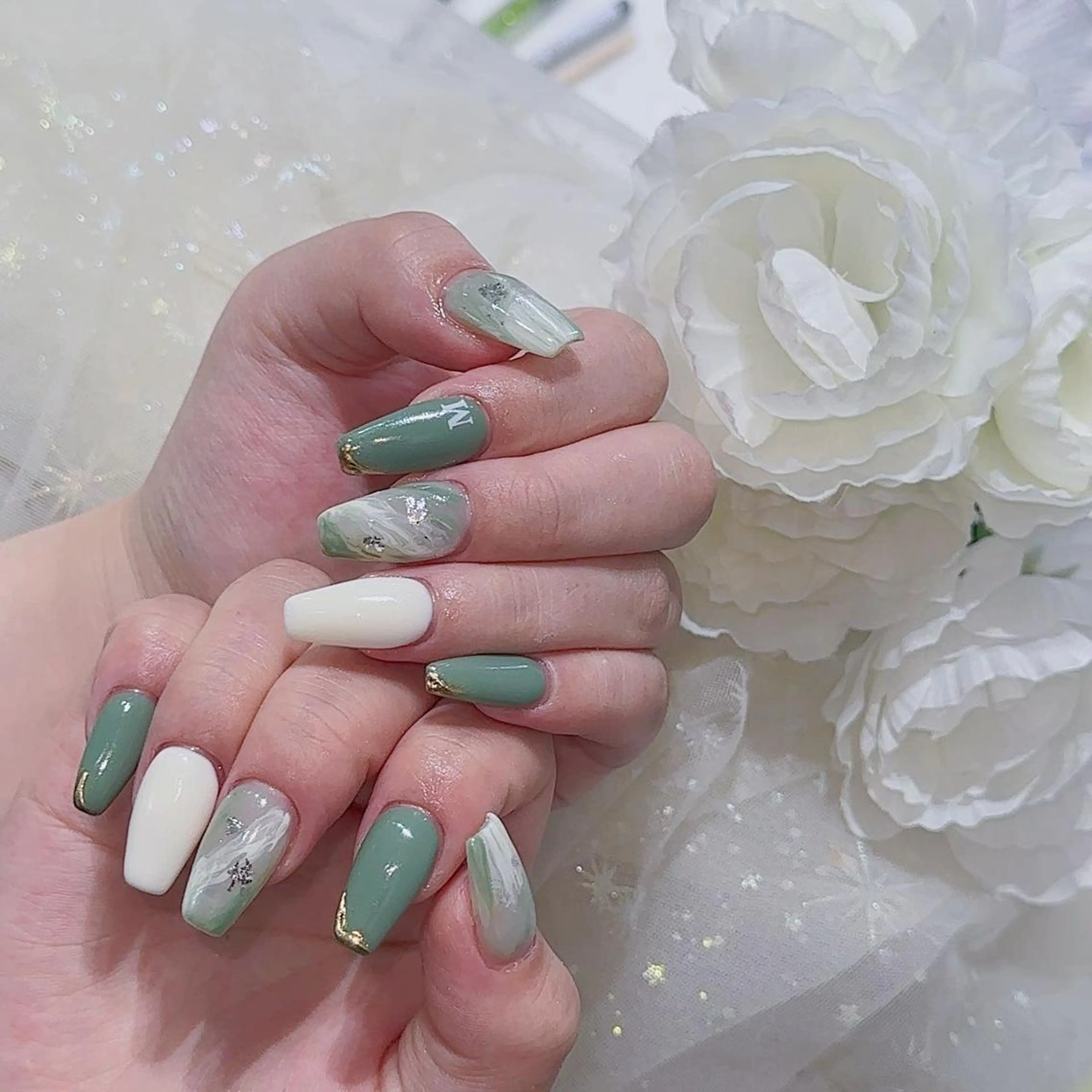 ネイル アートネイル 長さ出し ネイルチップ Queens みなみのネイルデザイン