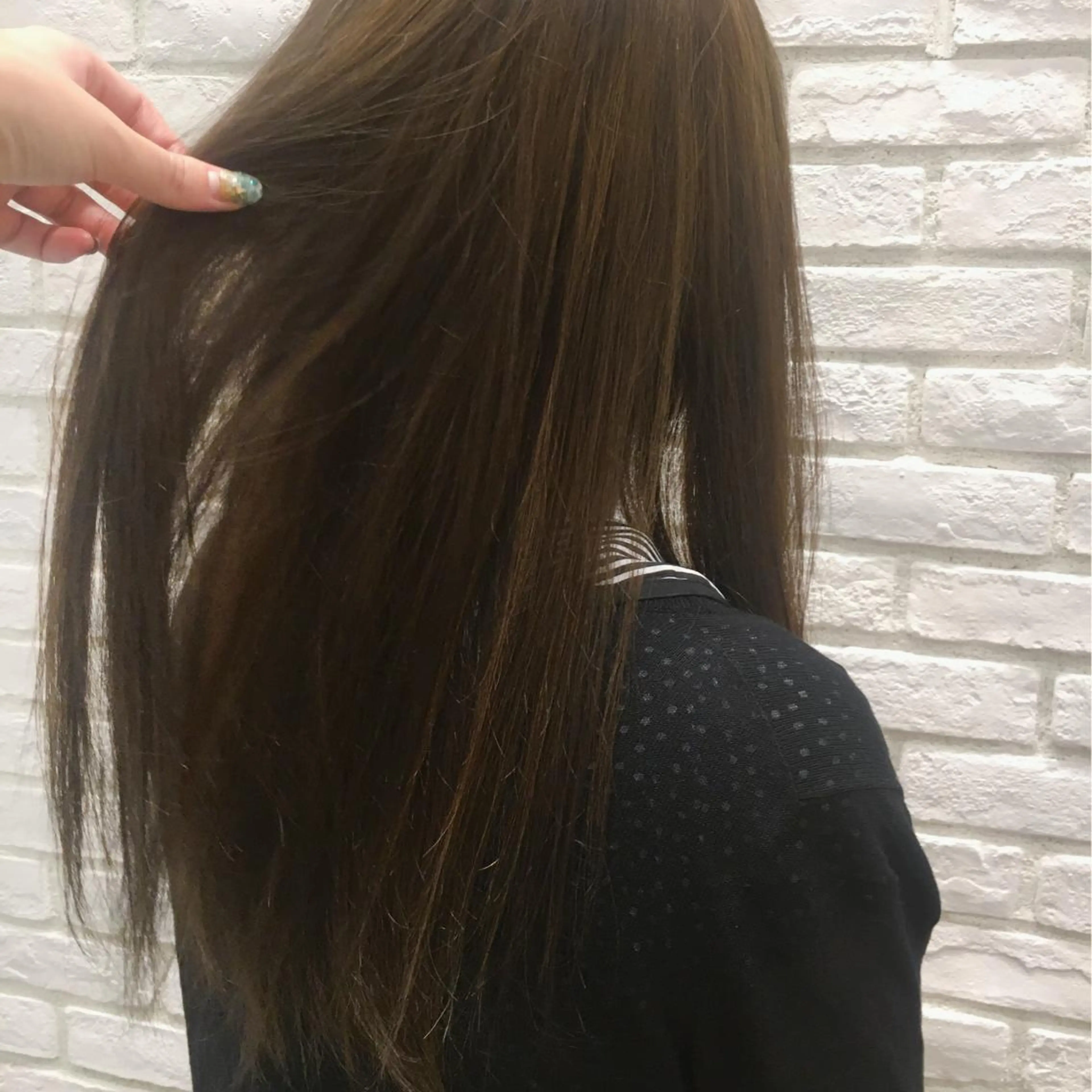 ロング カラー ミドウチ アヤカのヘアスタイル