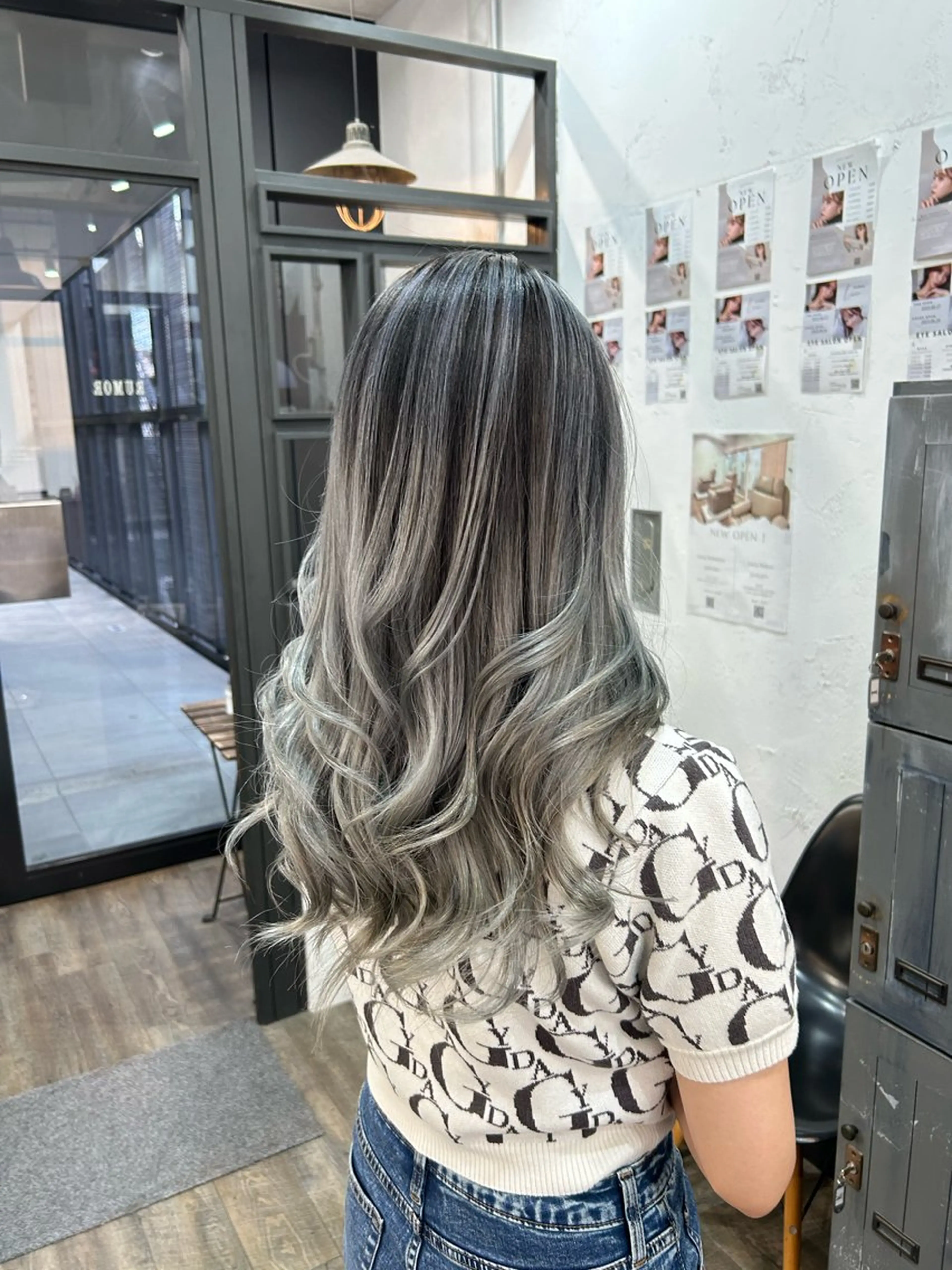 ロング カラー バレイヤージュ ブリーチ レイヤーカット SITY. 🦋mamiya🦋のヘアスタイル