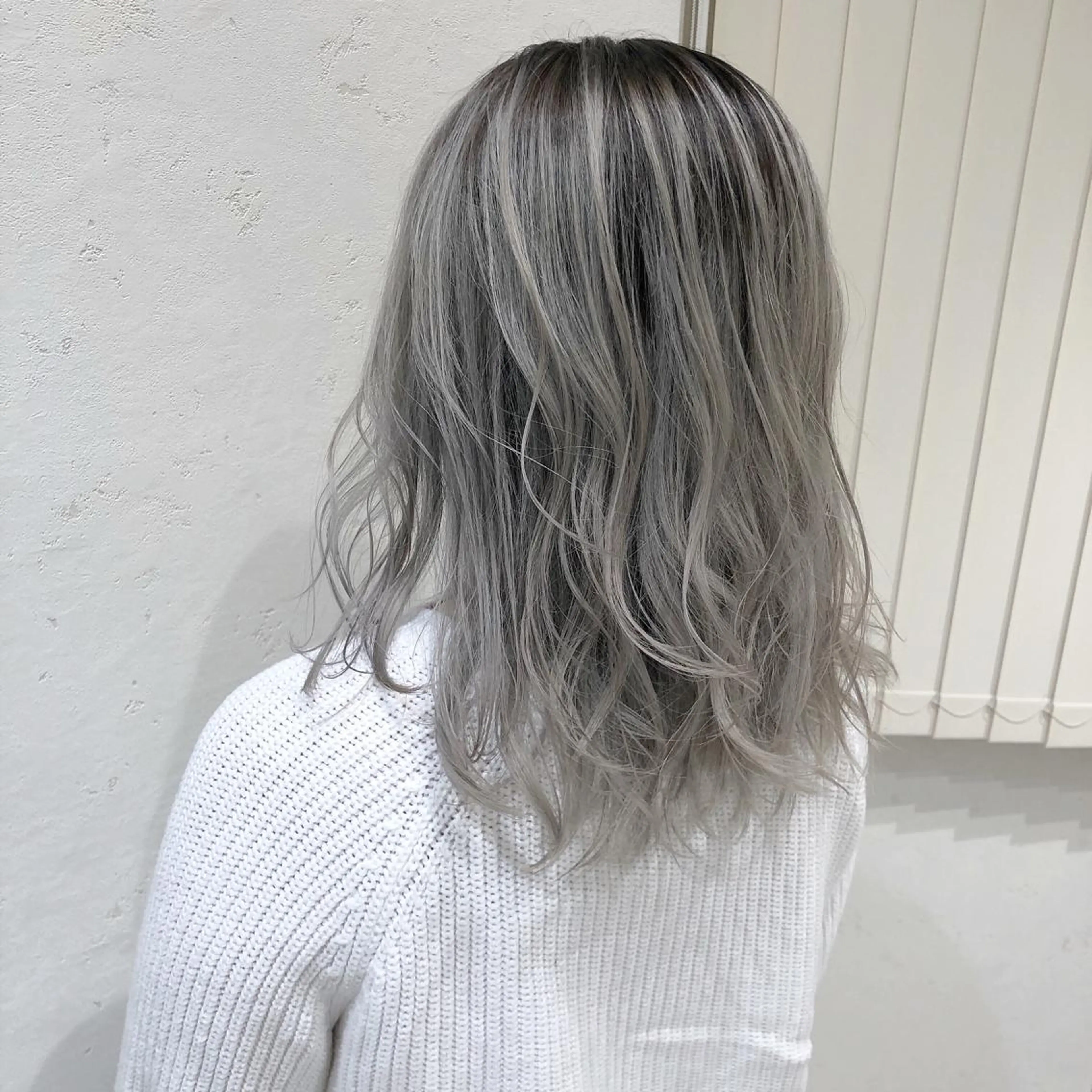 ミディアム カラー パーマ ヘアアレンジ デザインカラー ヘアカラー ハイトーン特化🤍 浦住のヘアスタイル