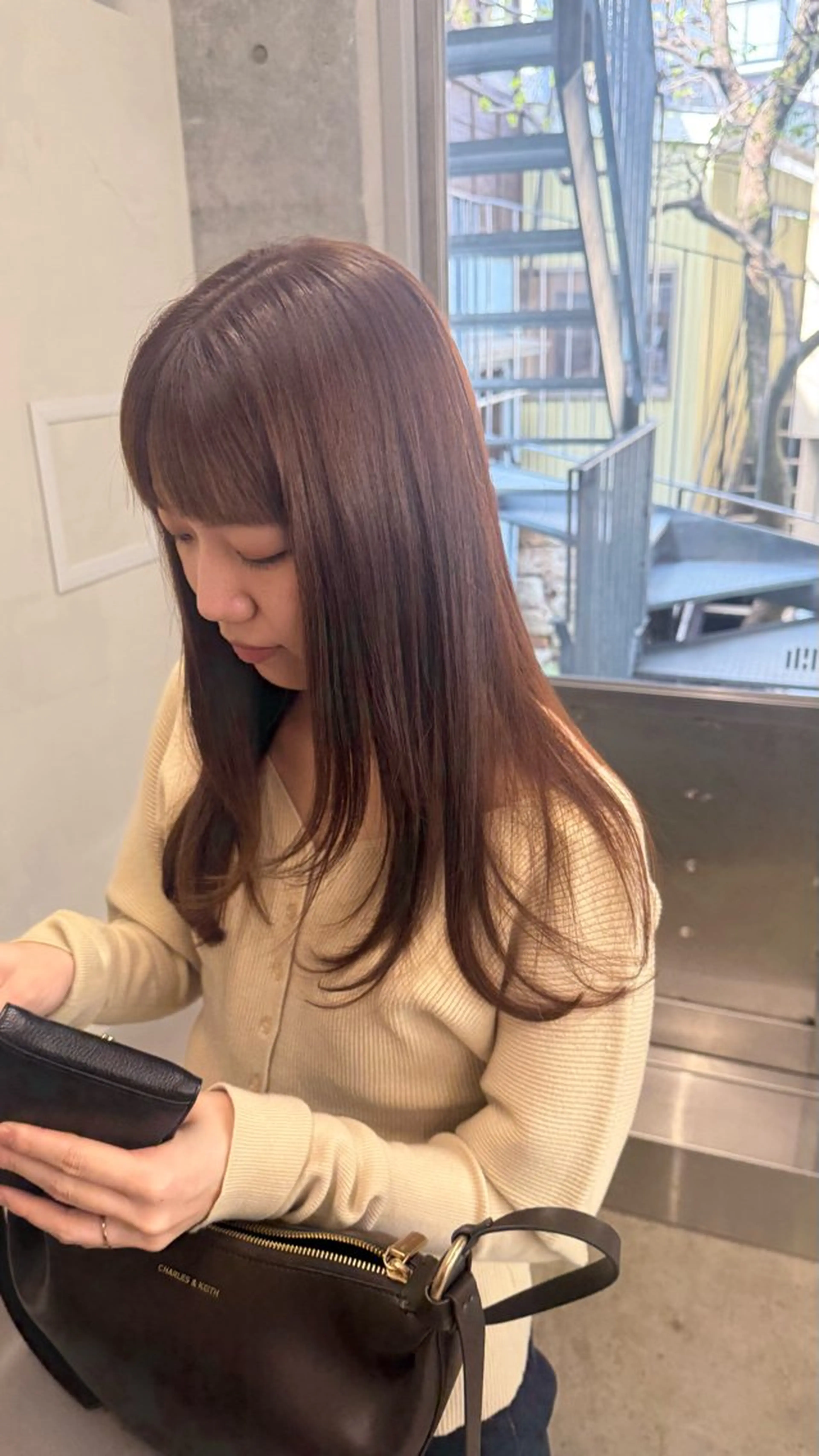 ロング カラー ロングレイヤー アッシュ ベージュカラー ブリーチ 透明感カラー カット ヘアカラー トリートメント 誰より丁寧なカット/ 小林輝/レイヤーのヘアスタイル