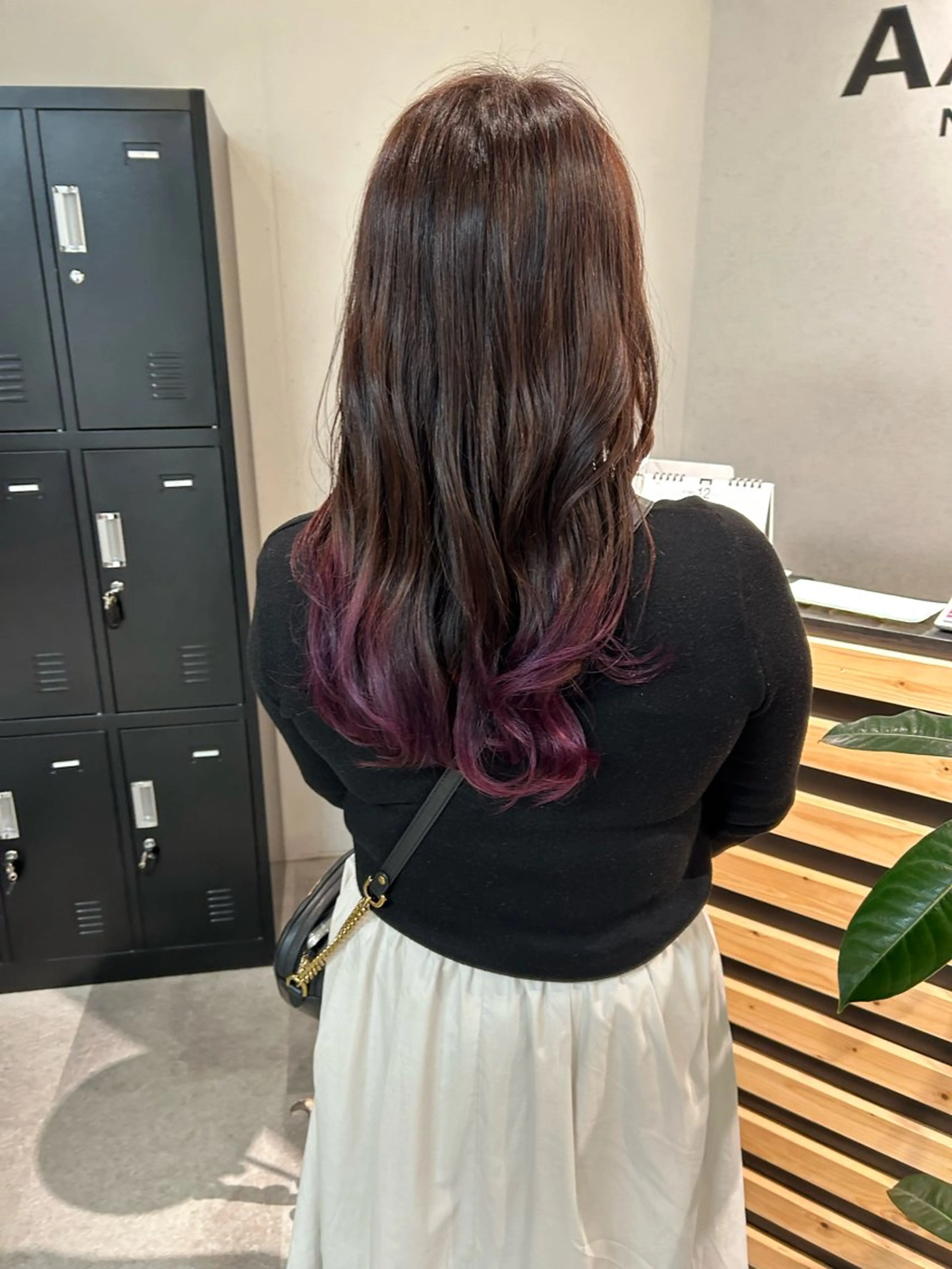 ミディアム カラー ブリーチ ピンクカラー バイオレットカラー ヘアカラー トリートメント ウルフカット レイヤーカット上柿のヘアスタイル