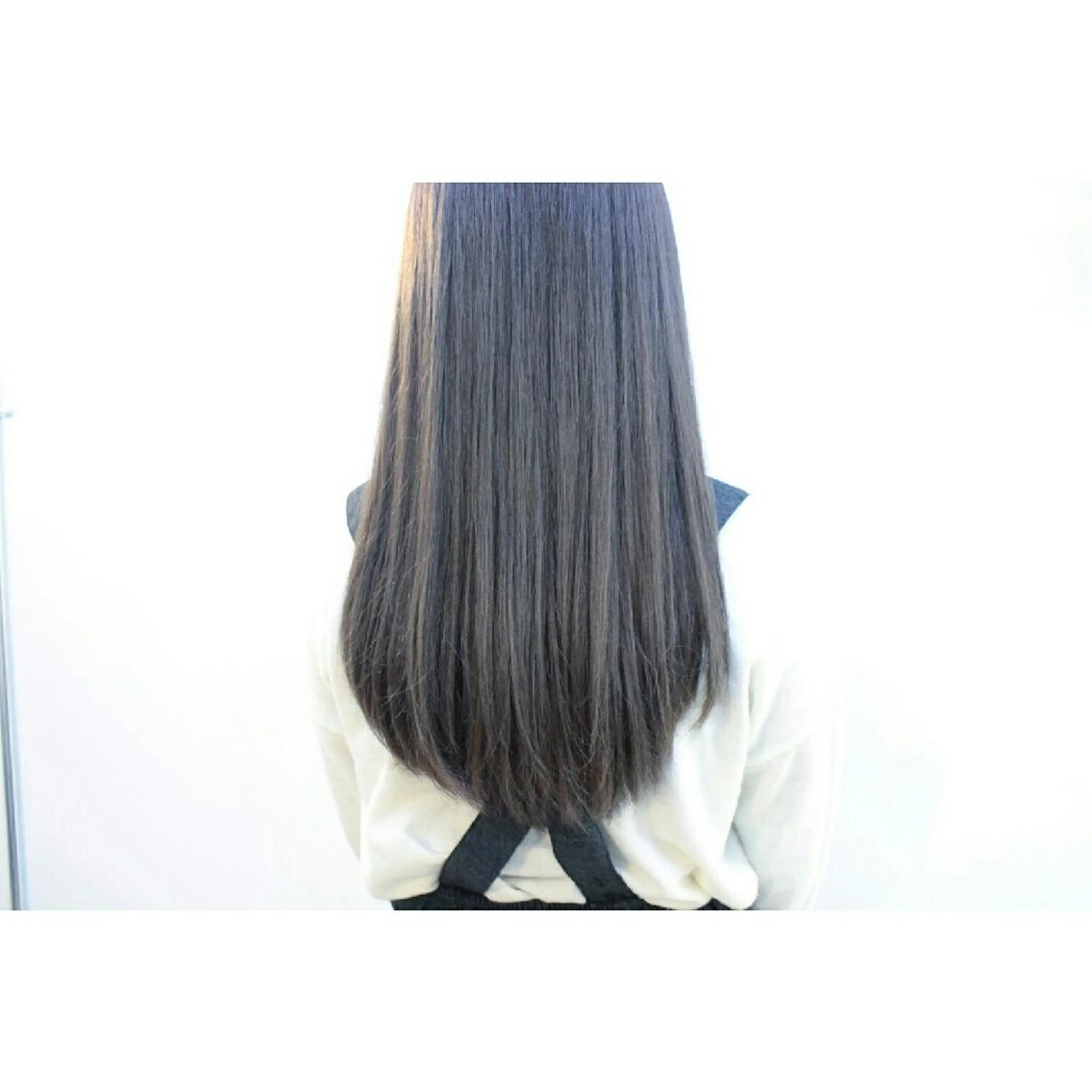 カラー グレージュ クニモトハルナ ボブ/柔らかカラーのヘアスタイル