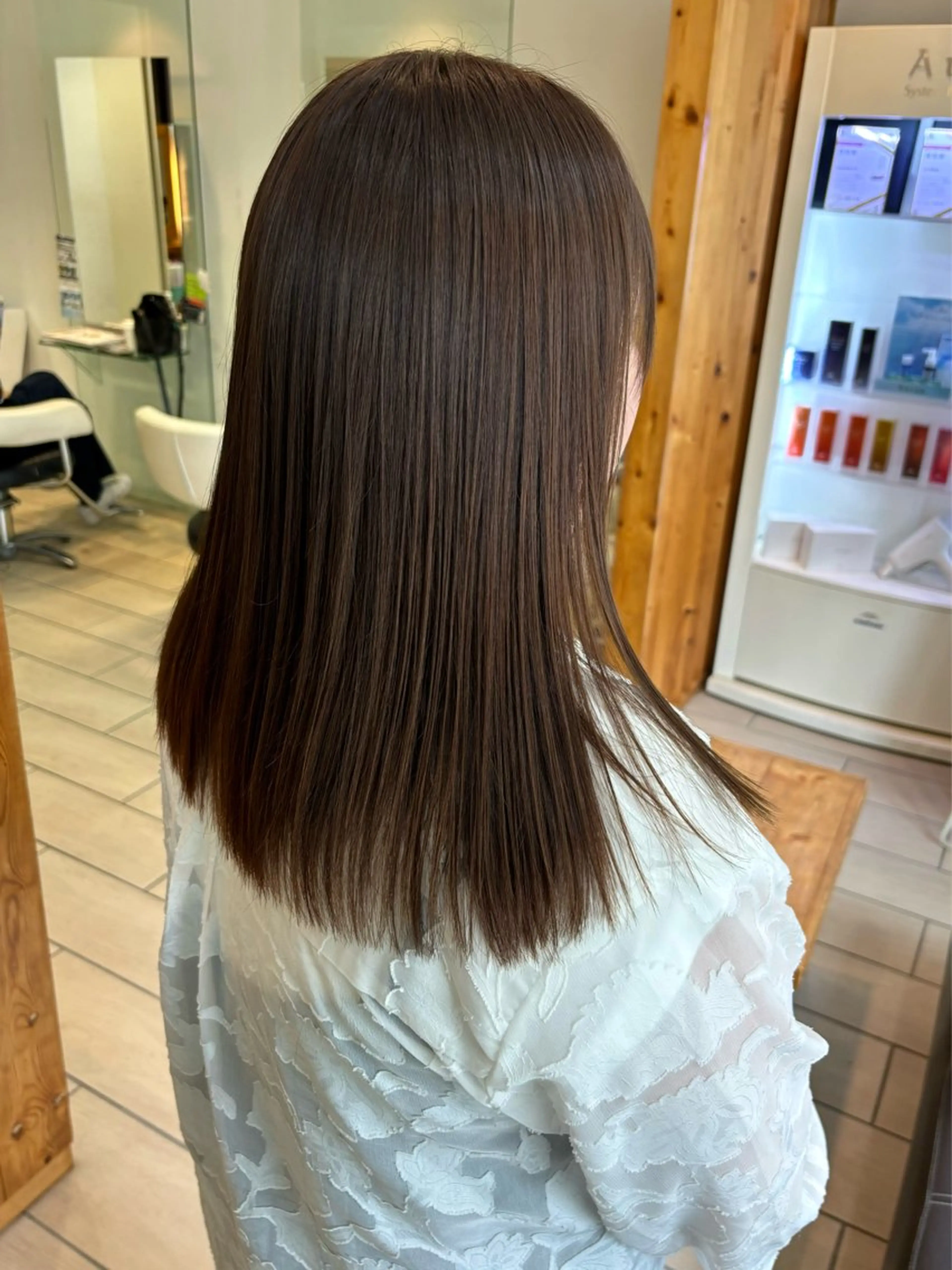 セミロング トリートメント 石川 葵のヘアスタイル